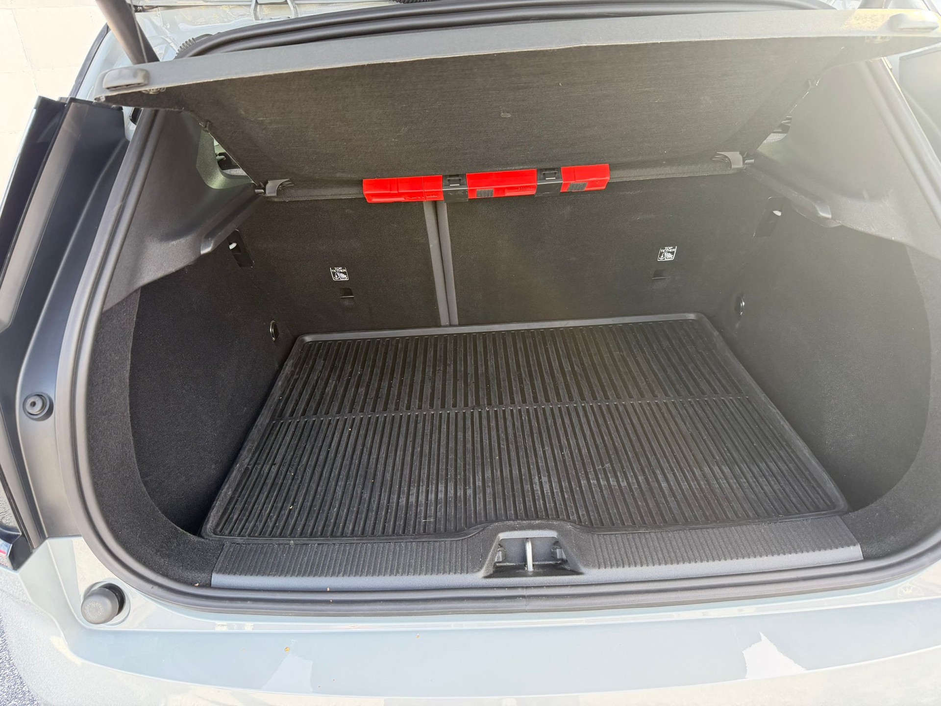 VOLVO EX30 E60 69kWh Twin Ultra-image-13