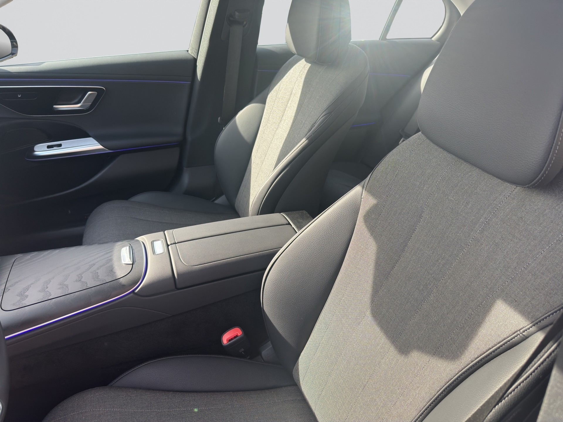 MERCEDES-BENZ E 200 Avantgarde Advanced 9G-Tronic-image-5