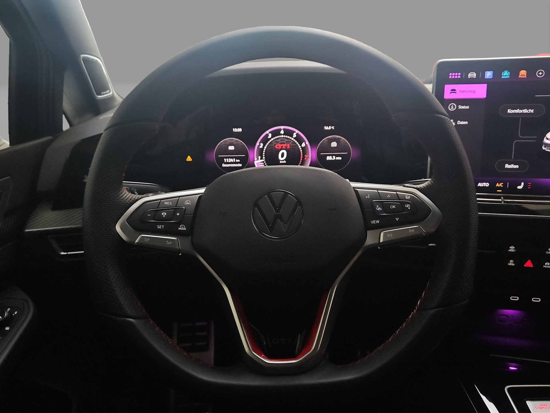 VW Golf VIII 2.0 TSI GTI Clubsport DSG-image-7