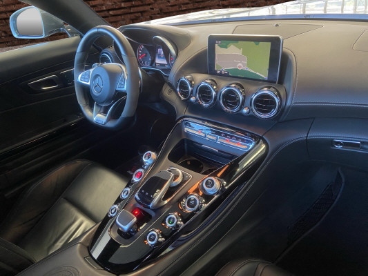 MERCEDES-BENZ AMG GT S-image-12