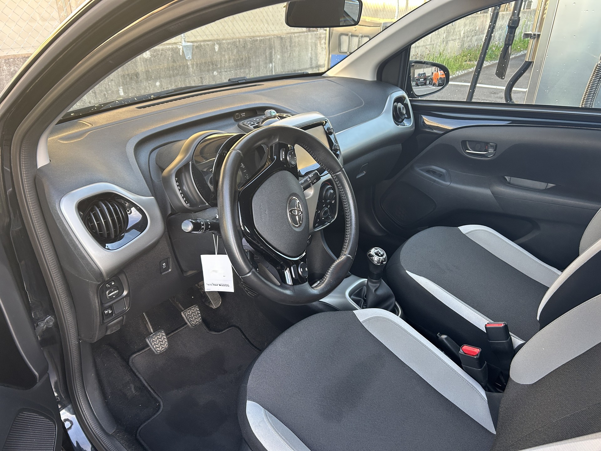 TOYOTA 1.0 VVT-i Trend-image-7
