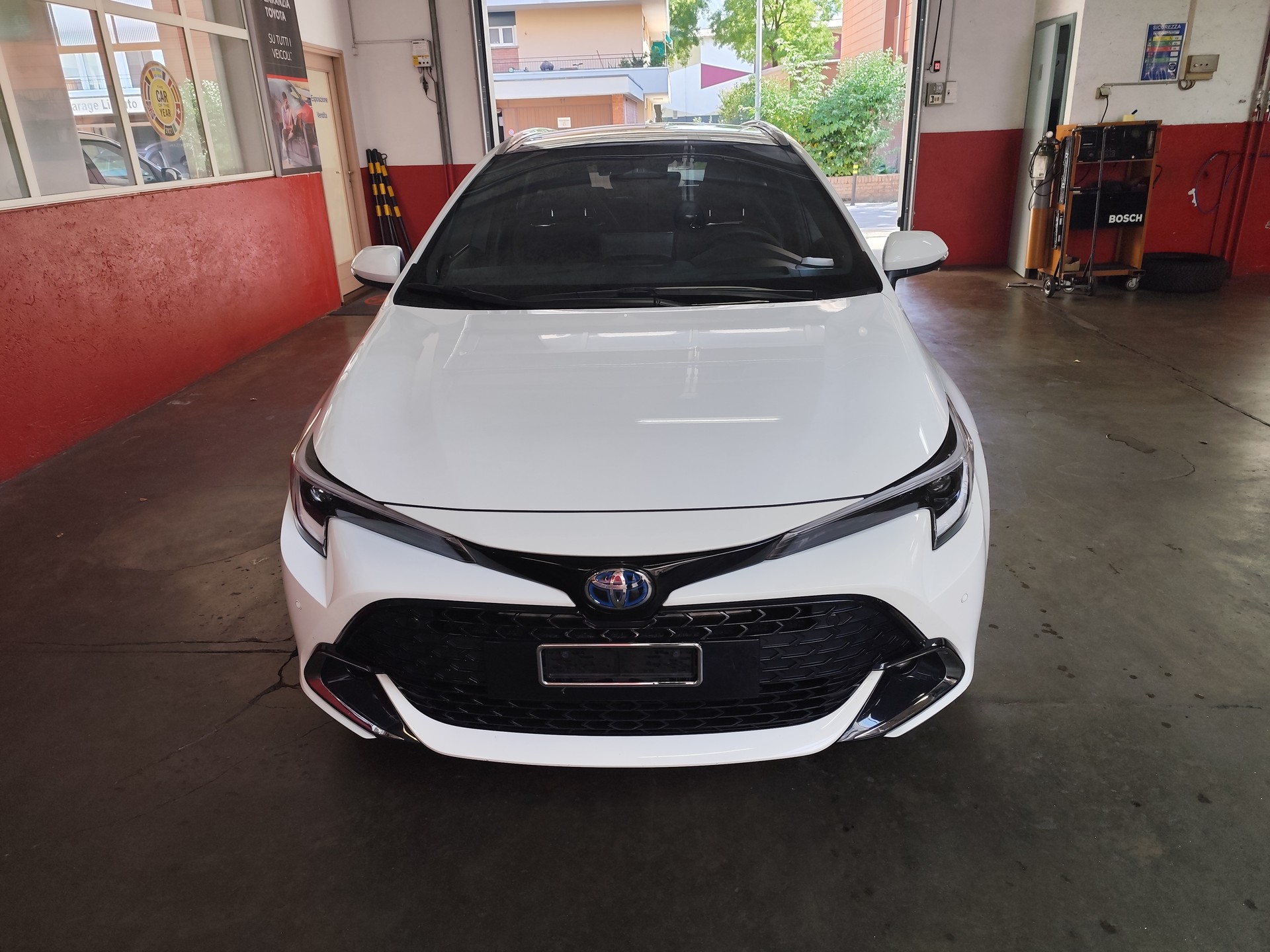 TOYOTA Corolla Touring Sports 2.0 HSD Premium e-CVT-image-1