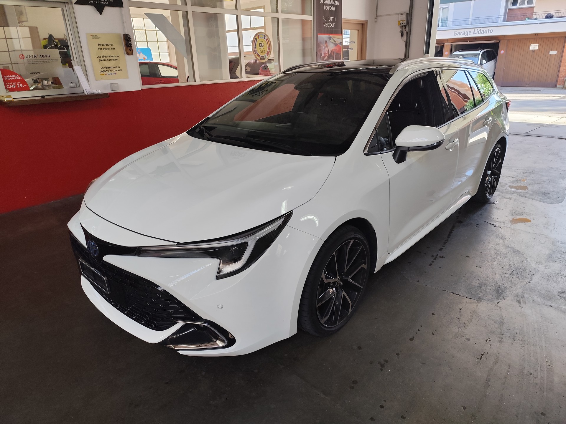TOYOTA Corolla Touring Sports 2.0 HSD Premium e-CVT-image-0