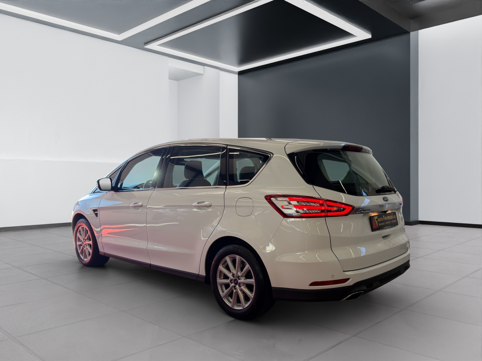 FORD S-Max 2.0 TDCi Titanium AWD PowerShift-image-3