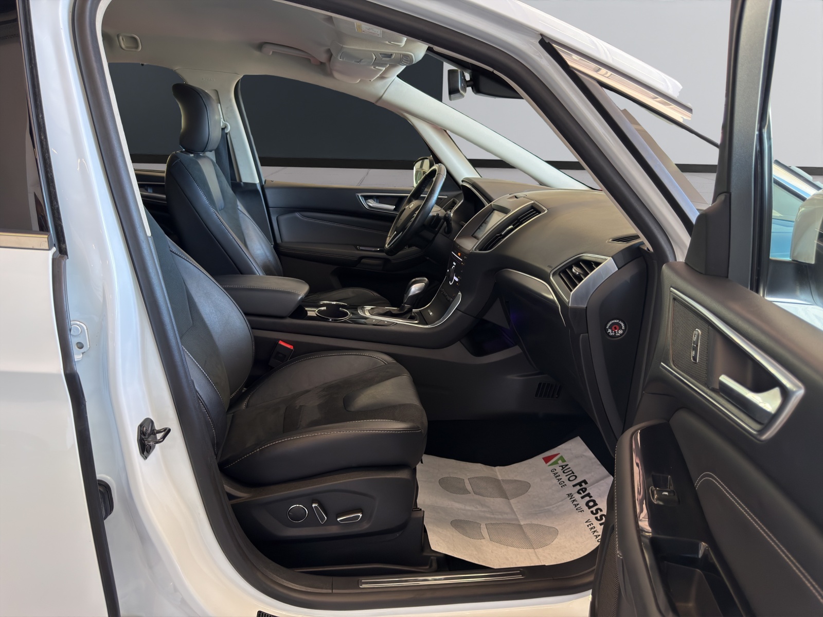 FORD S-Max 2.0 TDCi Titanium AWD PowerShift-image-28