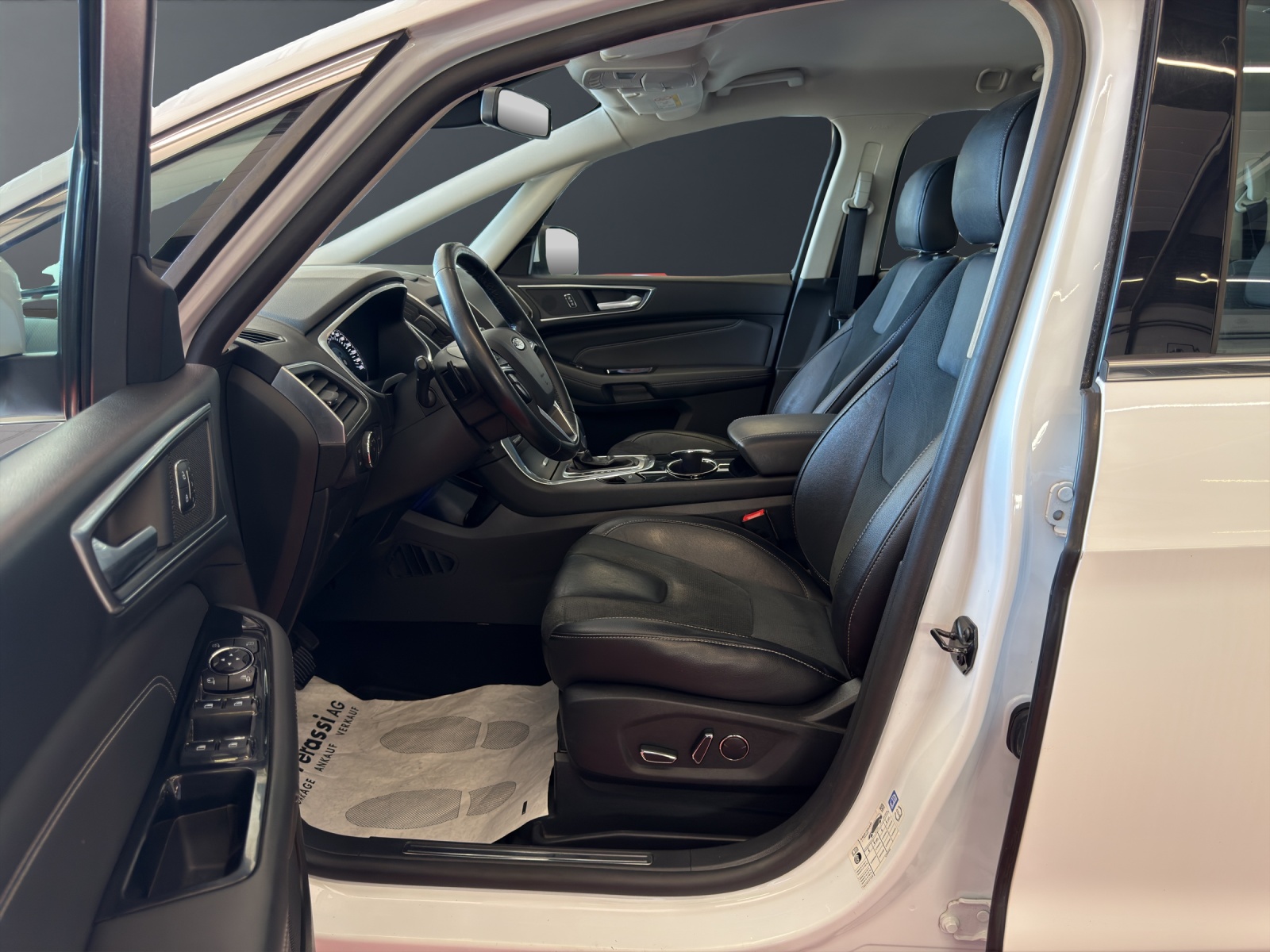 FORD S-Max 2.0 TDCi Titanium AWD PowerShift-image-26