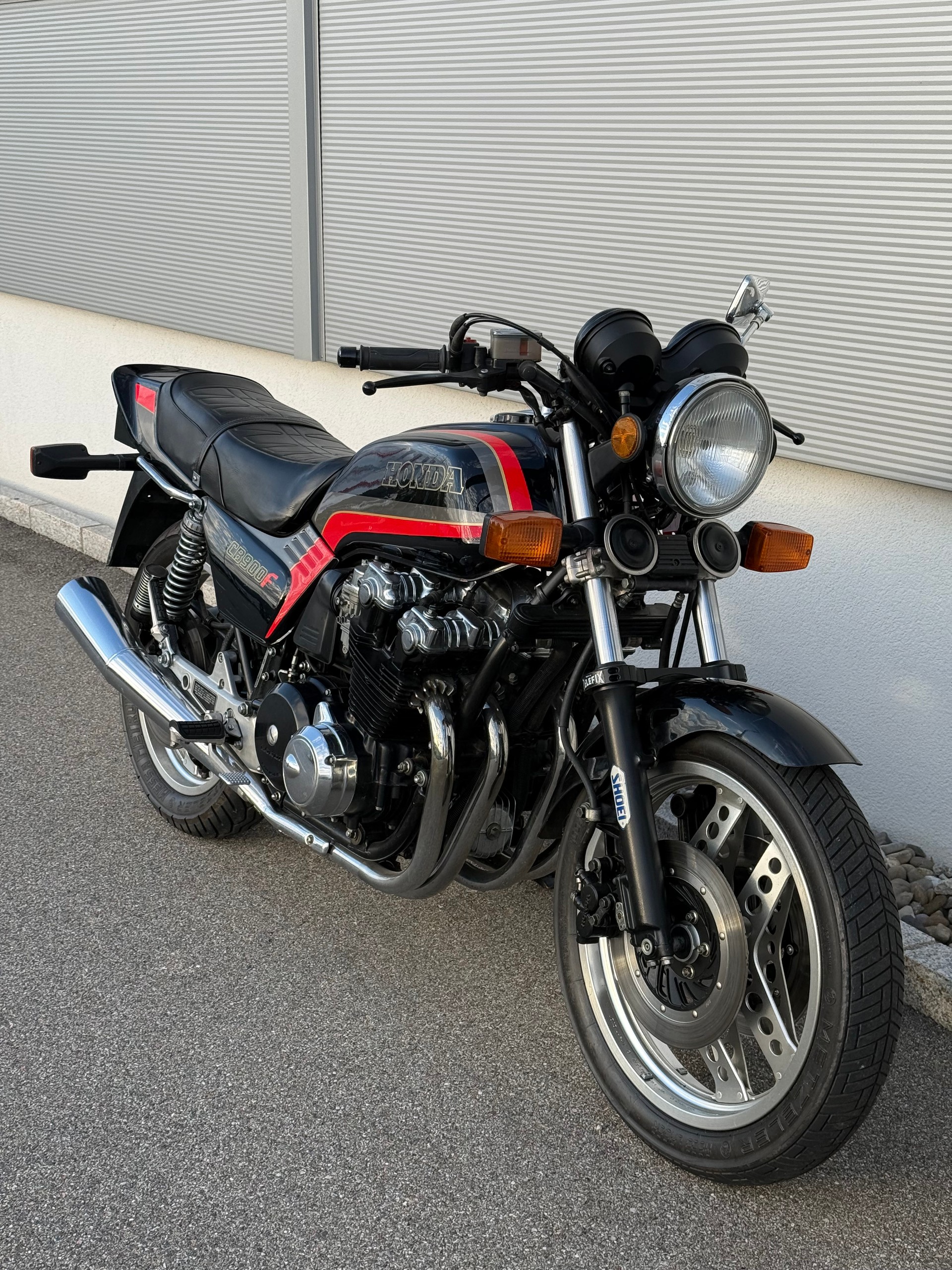 HONDA CB 900 F-showroom-element-1