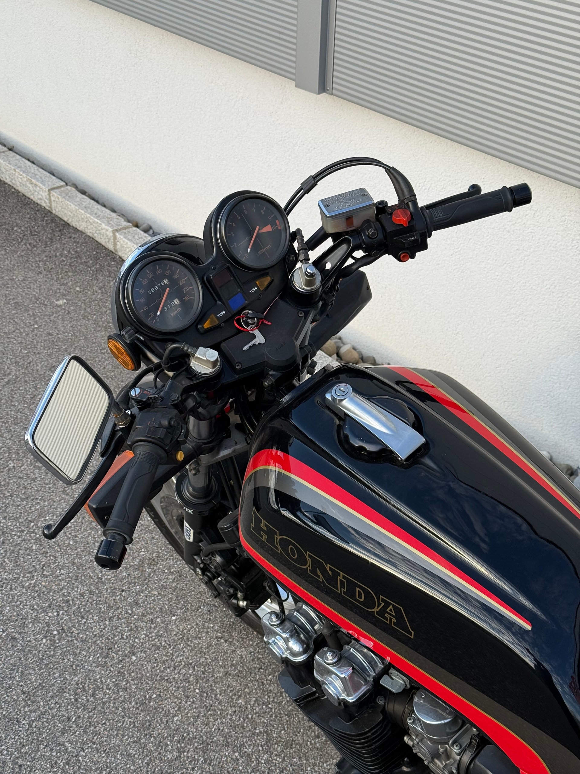 HONDA CB 900 F-image-8