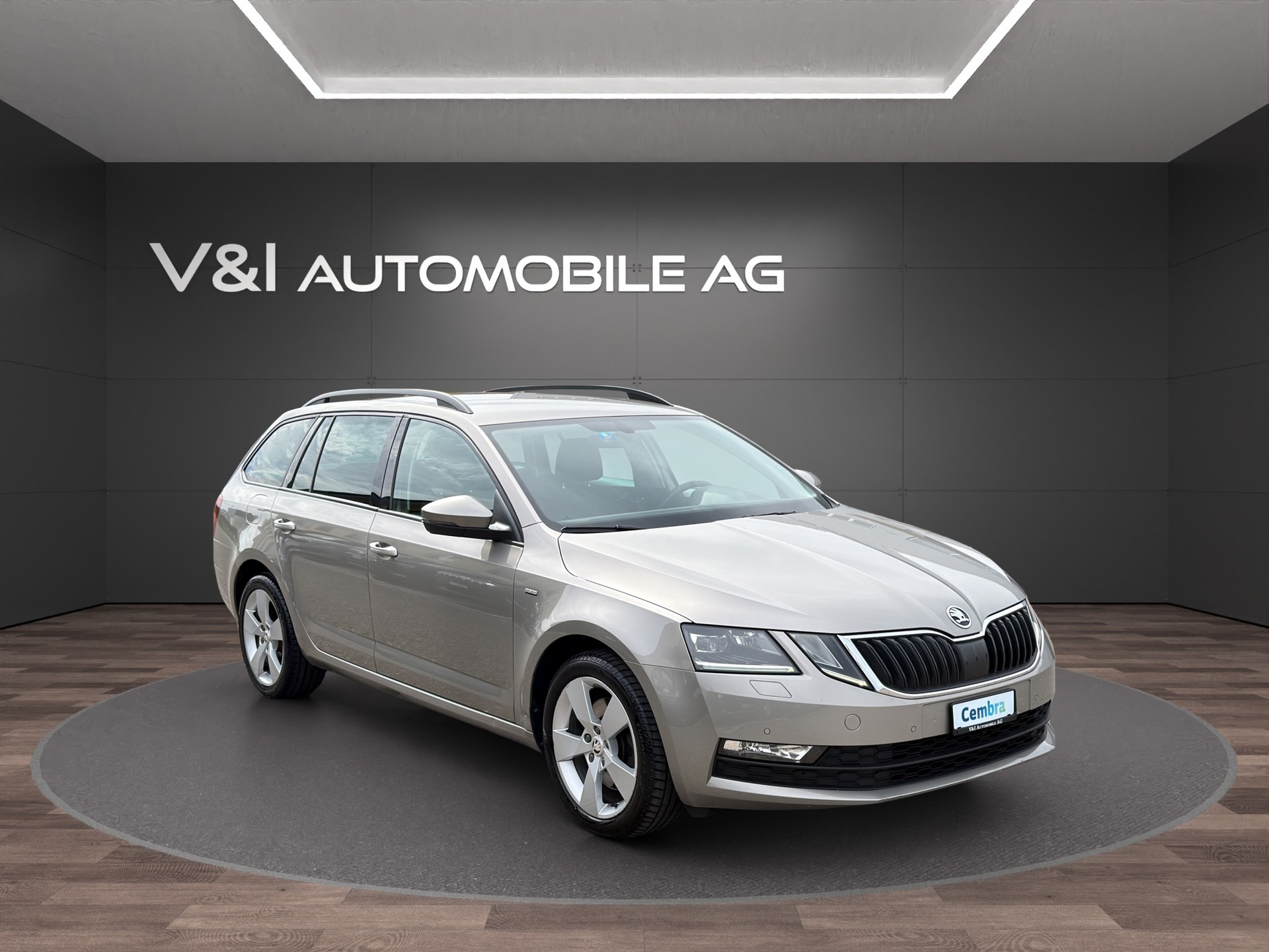 SKODA Octavia Combi 1.8 TSI Clever 4x4 DSG-image-1