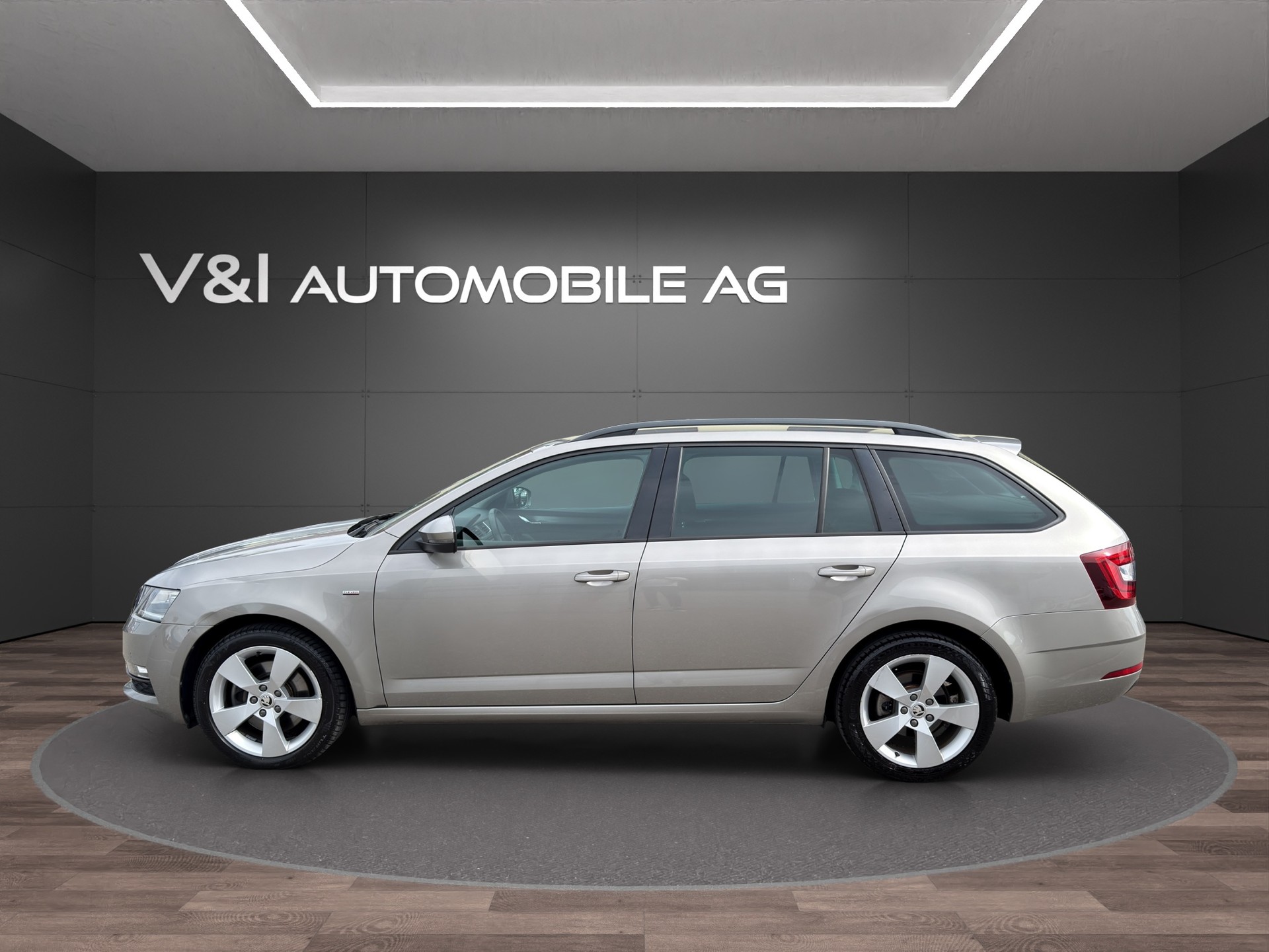 SKODA Octavia Combi 1.8 TSI Clever 4x4 DSG-image-3