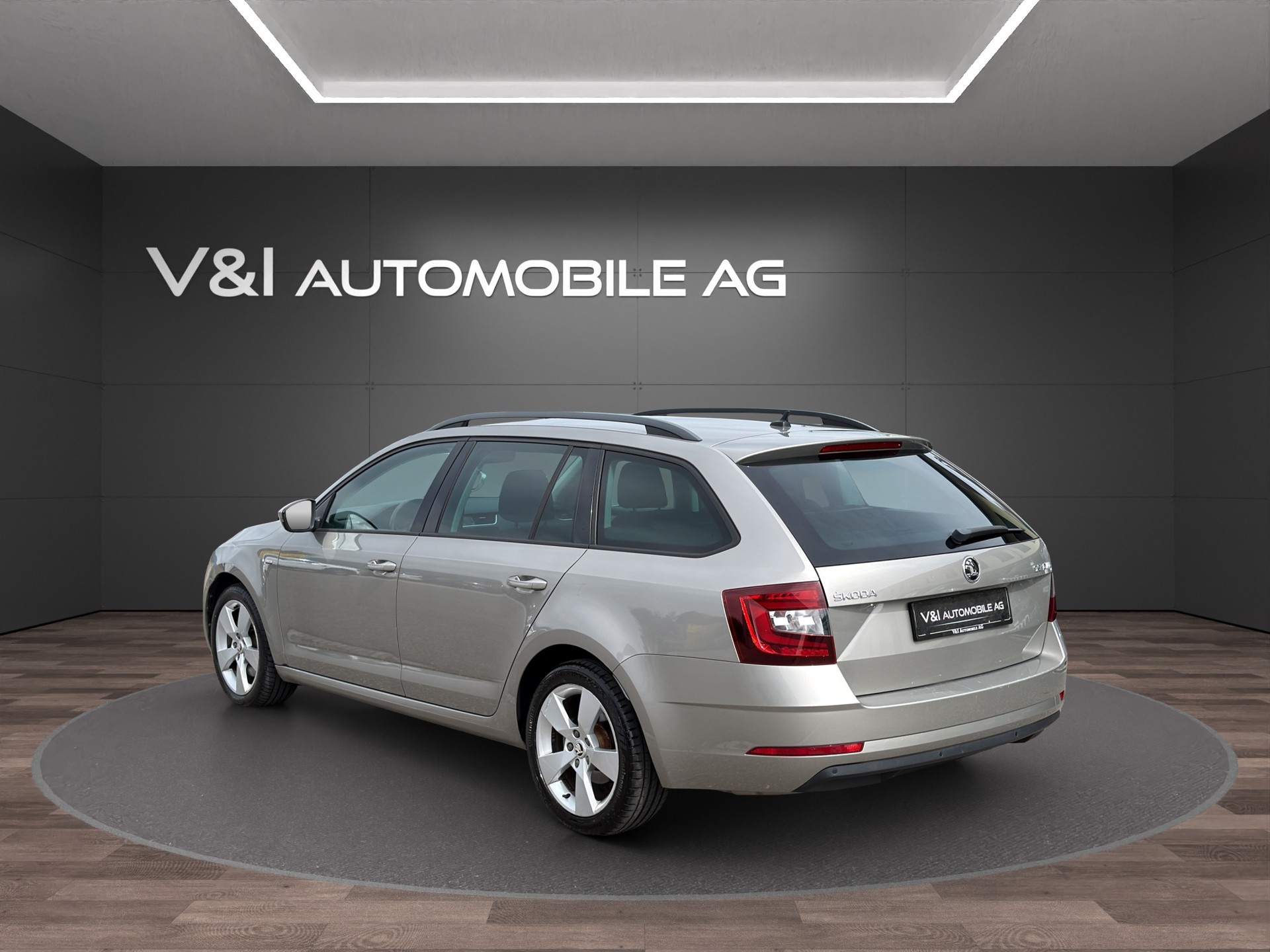 SKODA Octavia Combi 1.8 TSI Clever 4x4 DSG-image-6