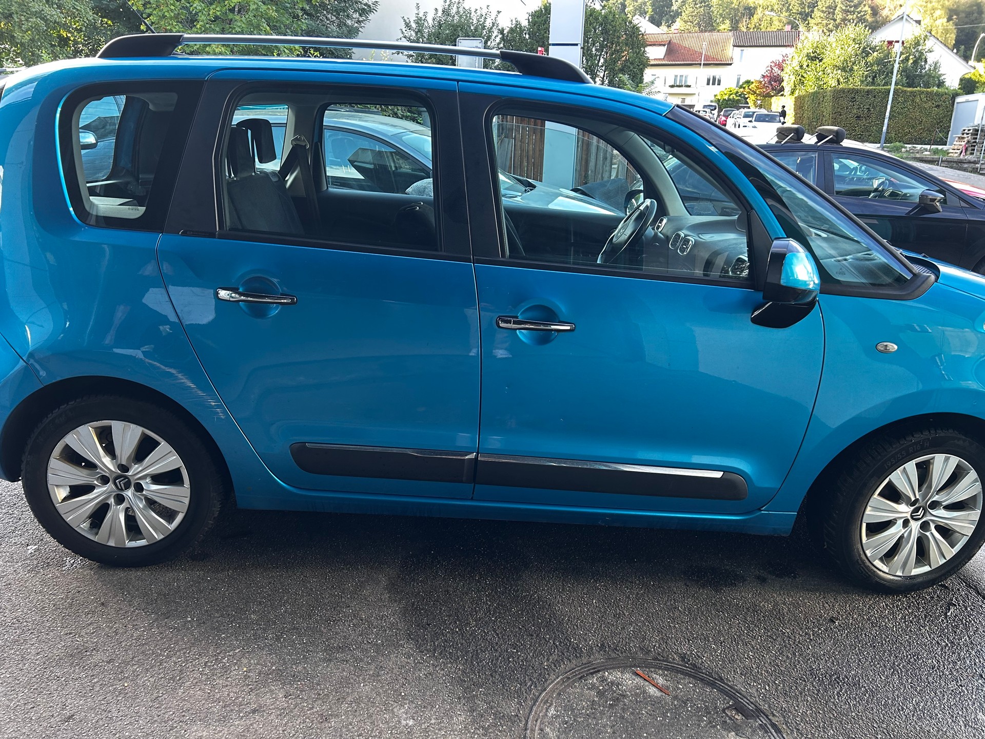 CITROEN C3 Picasso 1.6i 16V Chic (SX)-image-3