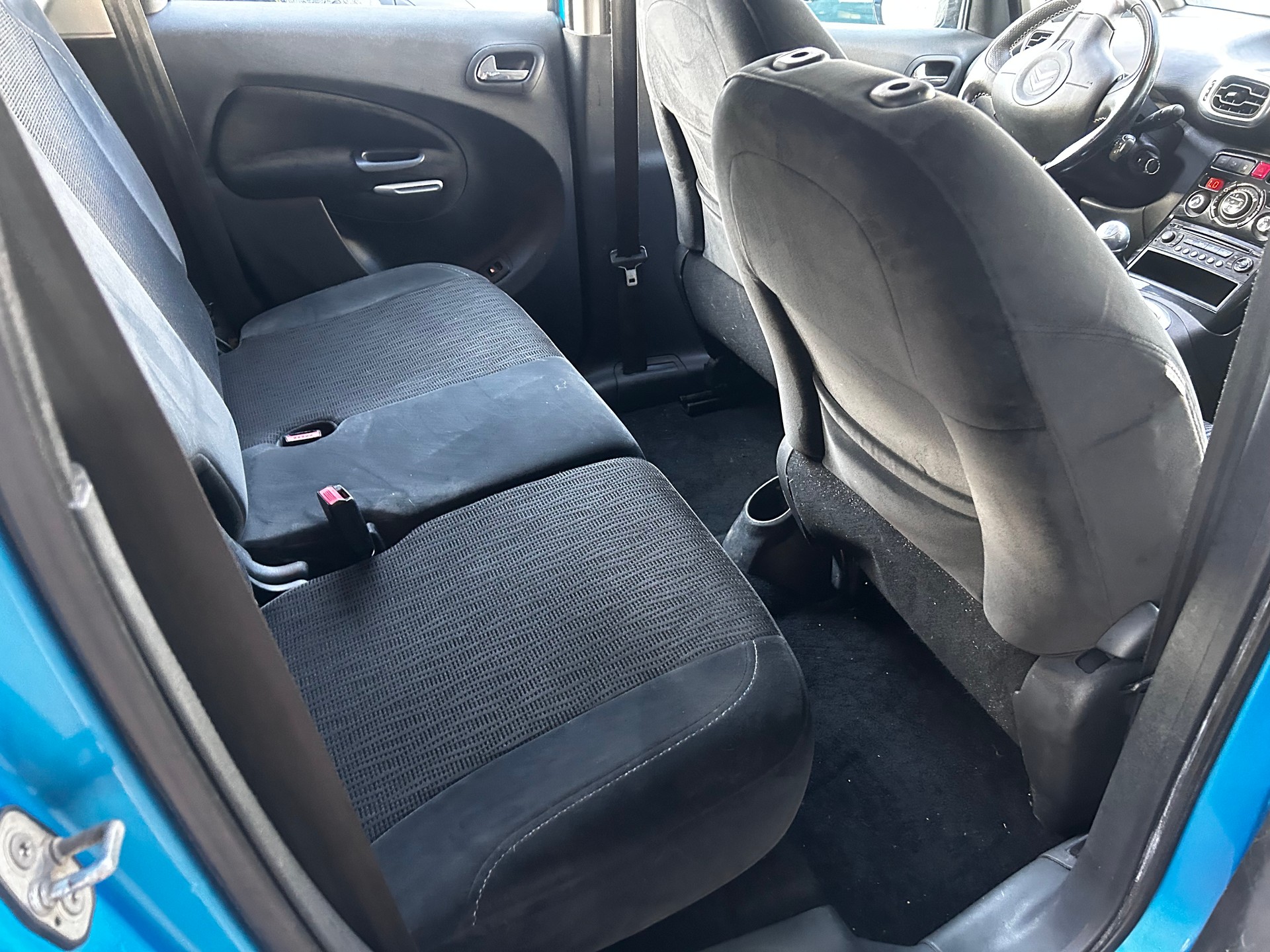 CITROEN C3 Picasso 1.6i 16V Chic (SX)-image-8