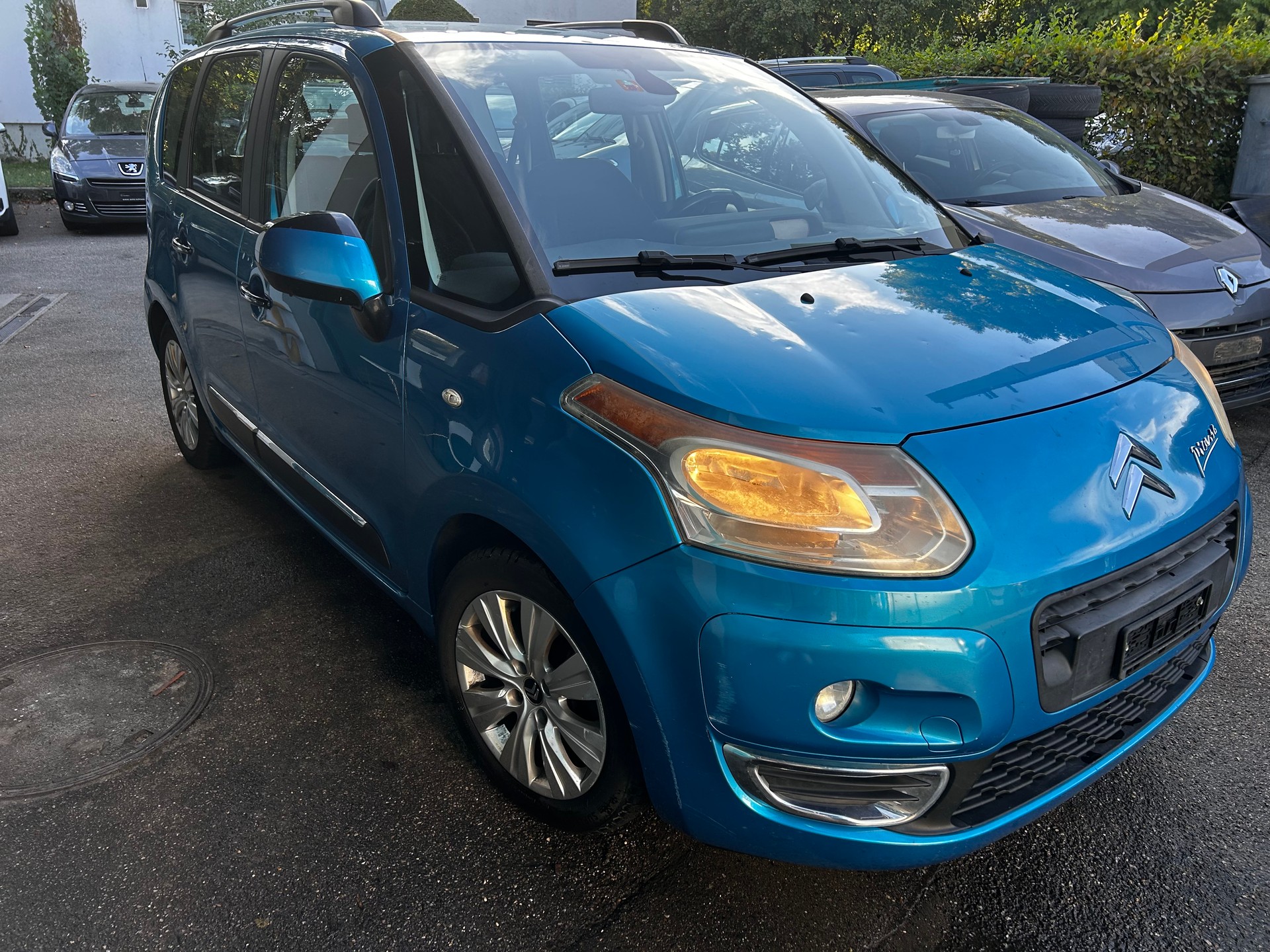 CITROEN C3 Picasso 1.6i 16V Chic (SX)-image-2