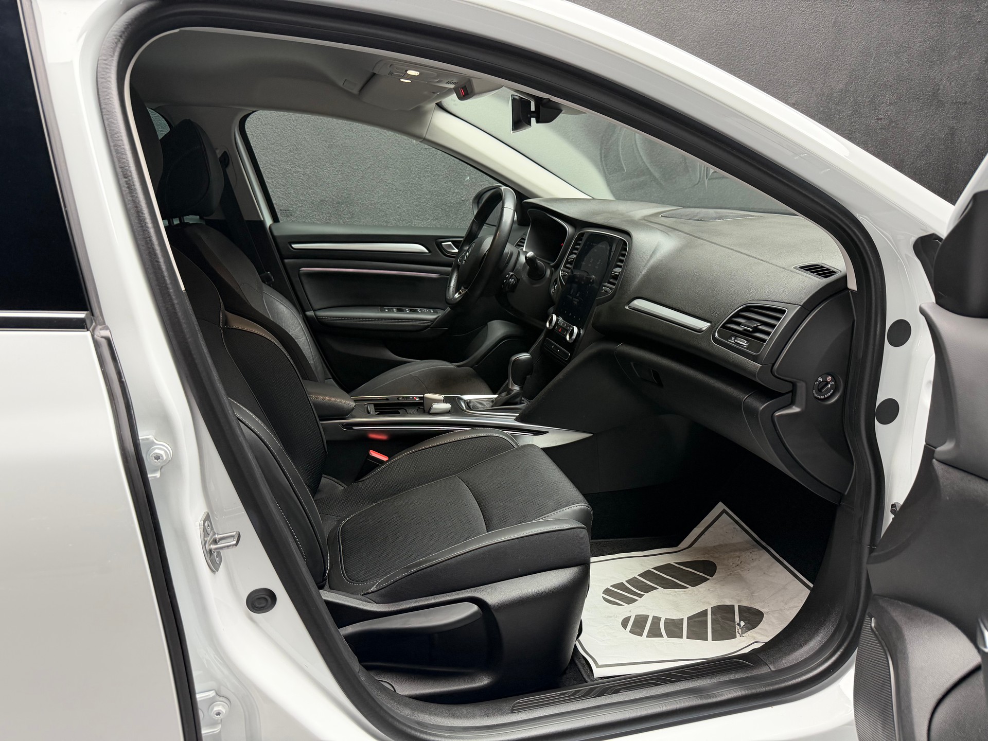 RENAULT Mégane Grandtour 1.3 16V Turbo Techno EDC-image-8