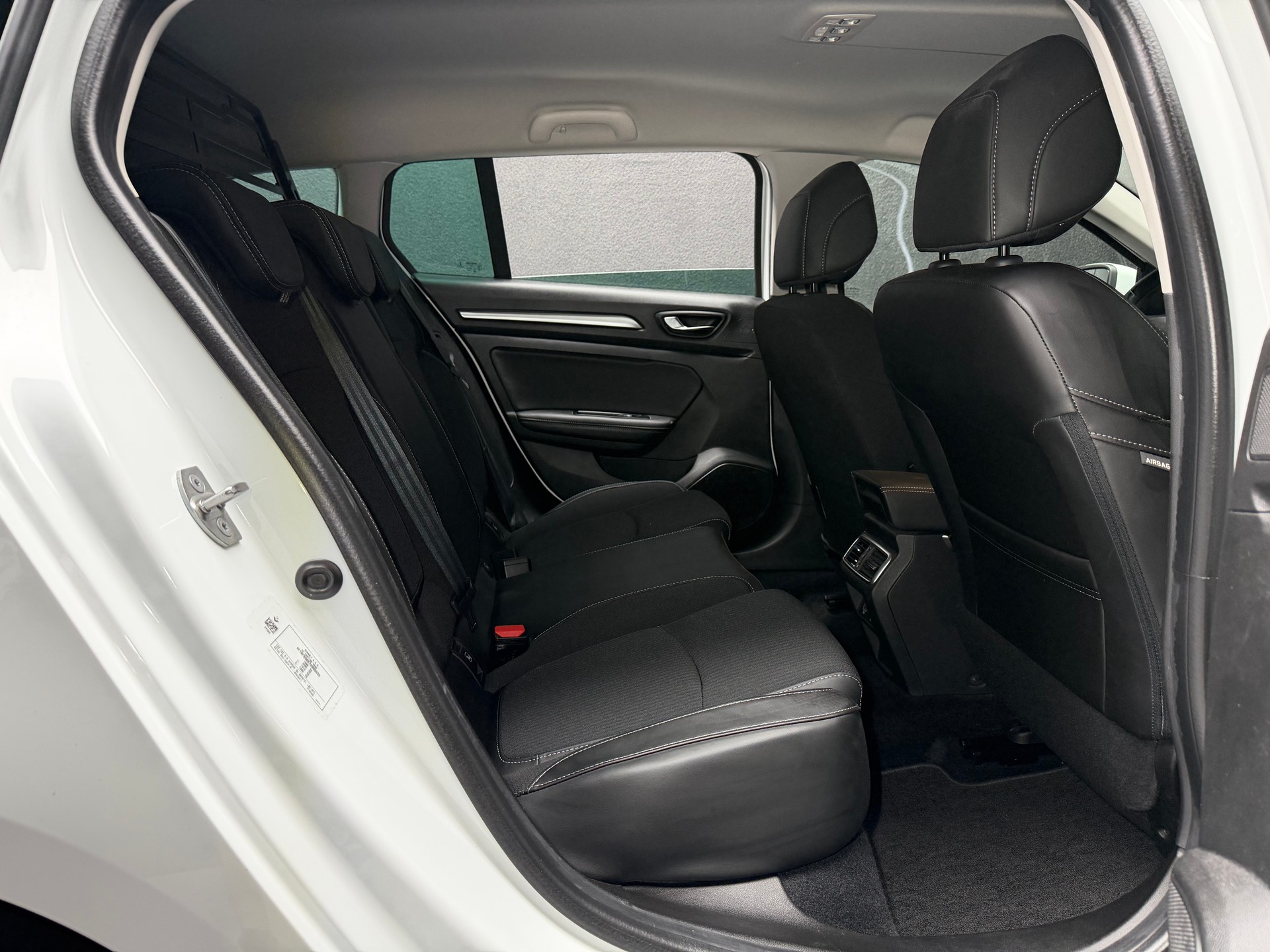 RENAULT Mégane Grandtour 1.3 16V Turbo Techno EDC-image-9