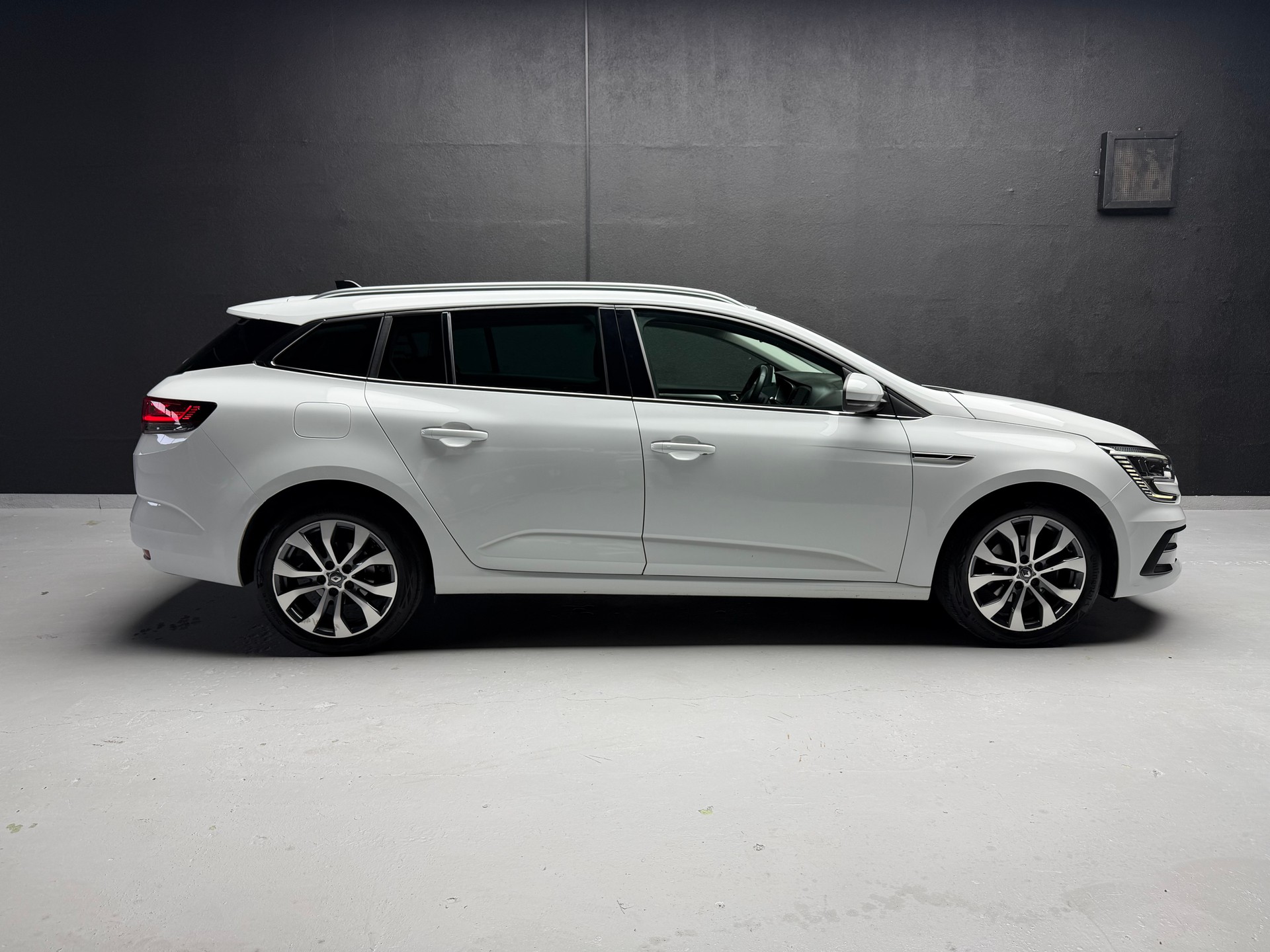 RENAULT Mégane Grandtour 1.3 16V Turbo Techno EDC-image-6