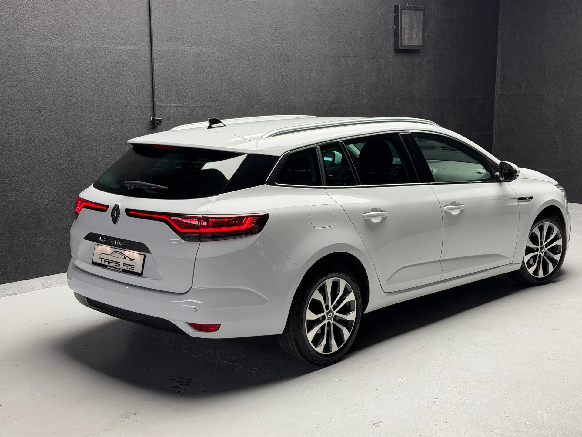 RENAULT Mégane Grandtour 1.3 16V Turbo Techno EDC-image-1
