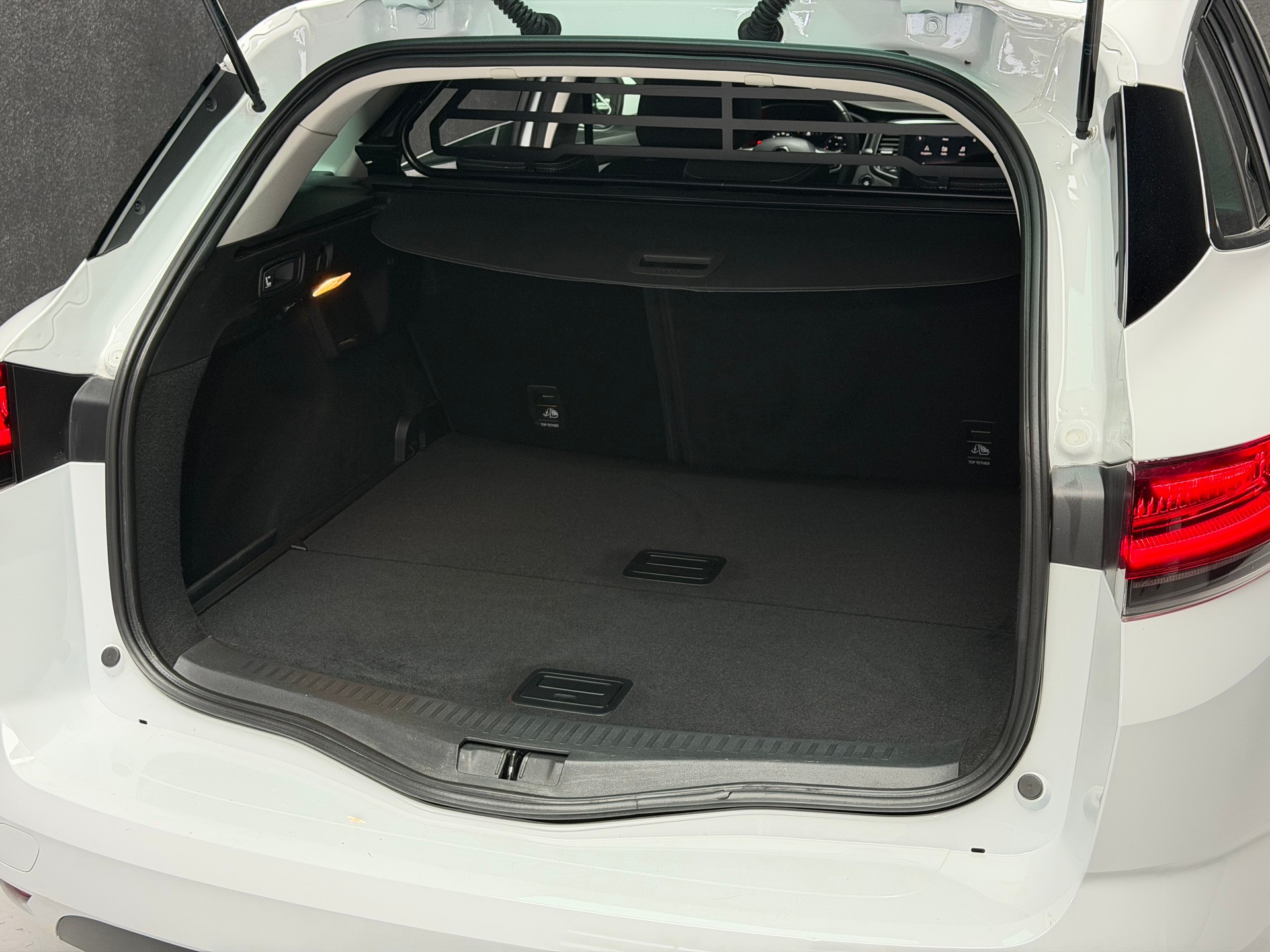 RENAULT Mégane Grandtour 1.3 16V Turbo Techno EDC-image-12