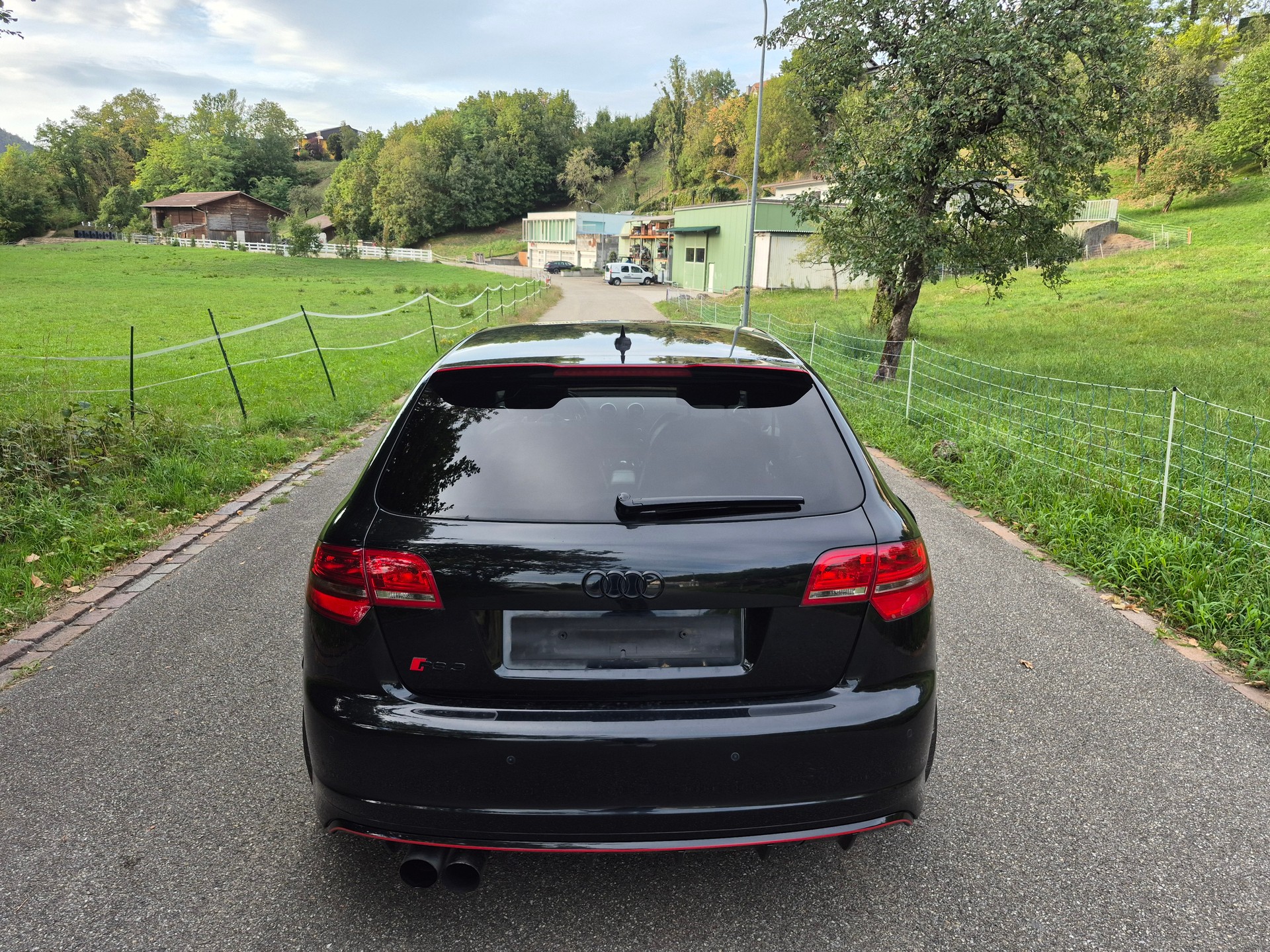 AUDI RS3 Sportback 2.5 TFSI quattro S-tronic-image-4