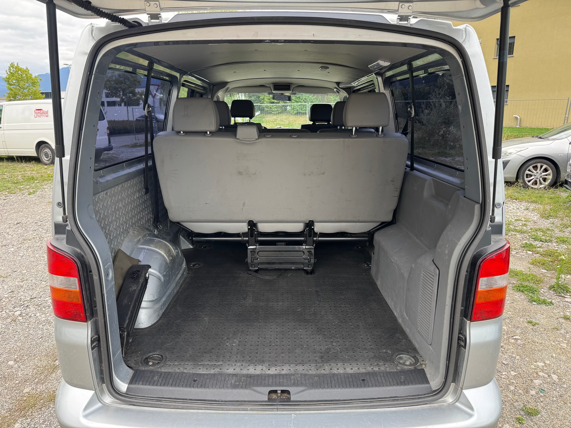 VW T5 Caravelle Trend 2.5 TDI PD-image-5
