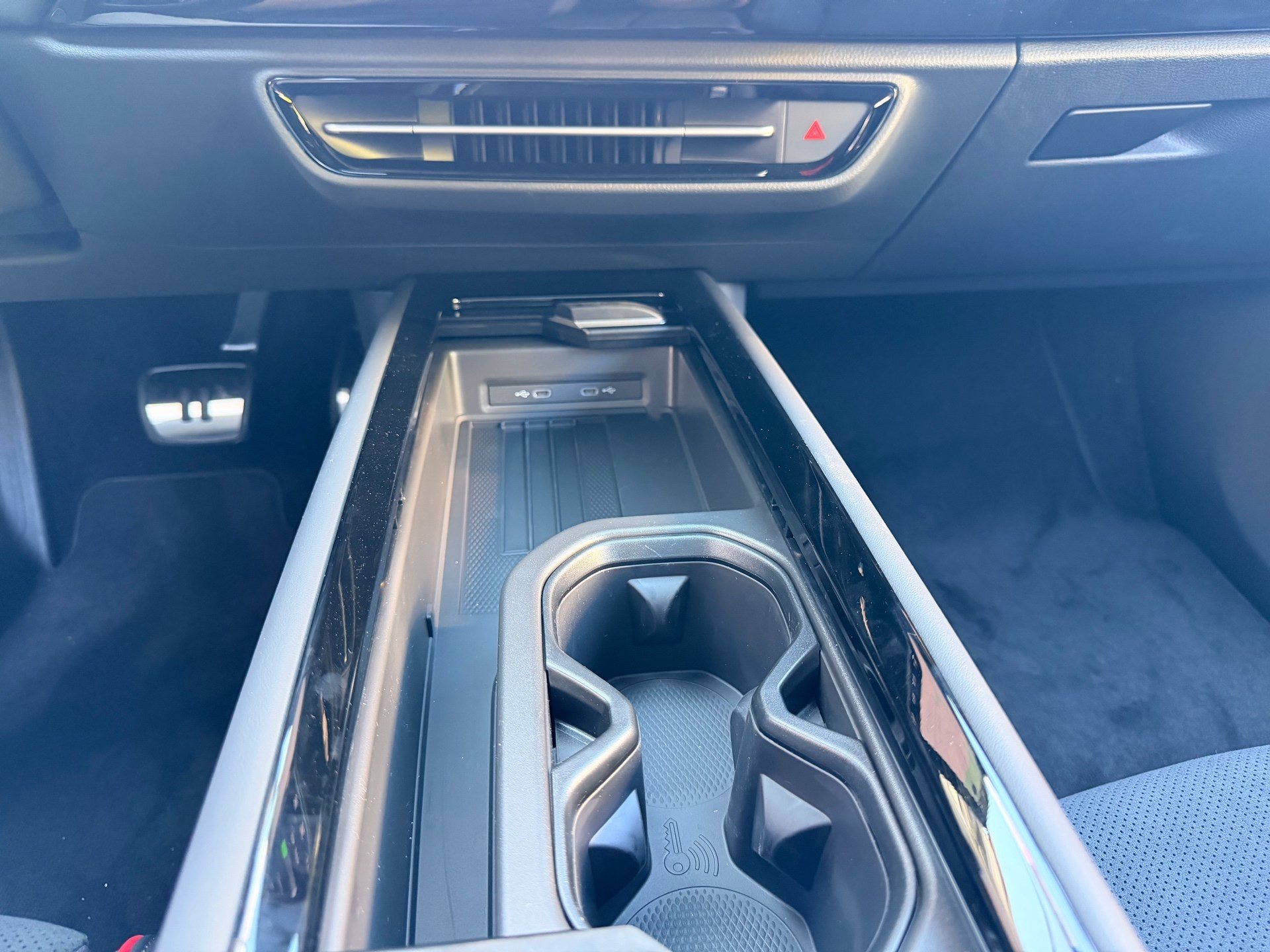 VW ID.7 TOURER GTX 340 PS 4MOTION *** VOLLAUSSTATTUG IN MONDSTEINGRAU ***-image-24