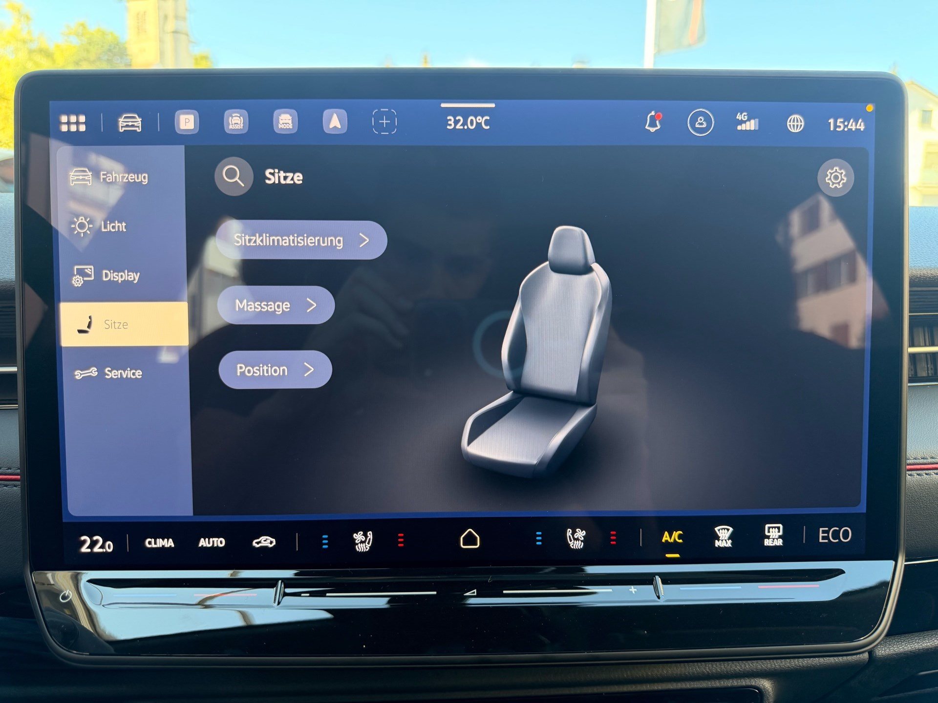 VW ID.7 TOURER GTX 340 PS 4MOTION *** VOLLAUSSTATTUG IN MONDSTEINGRAU ***-image-18