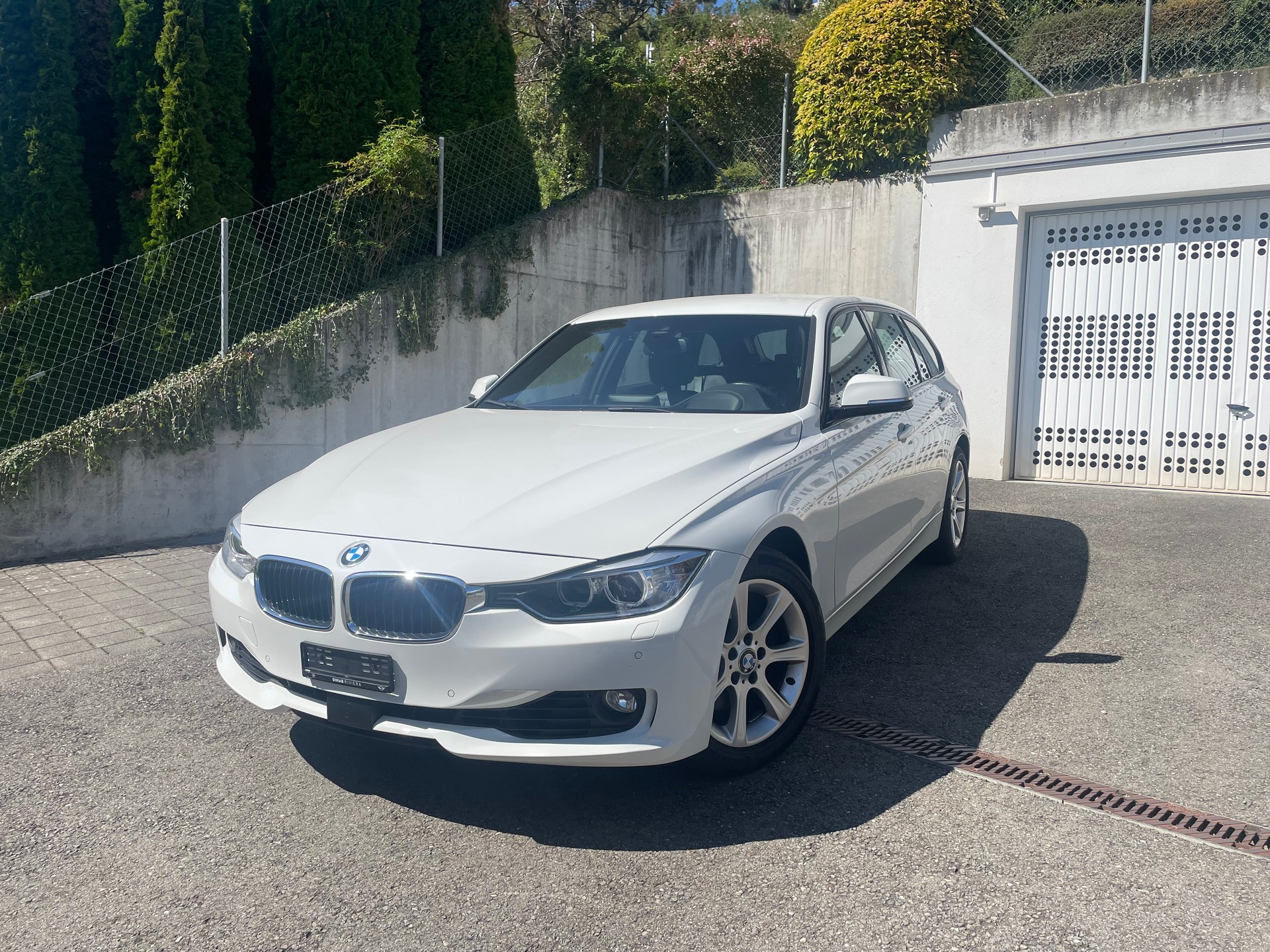 BMW 330d xDrive SAG-image-0