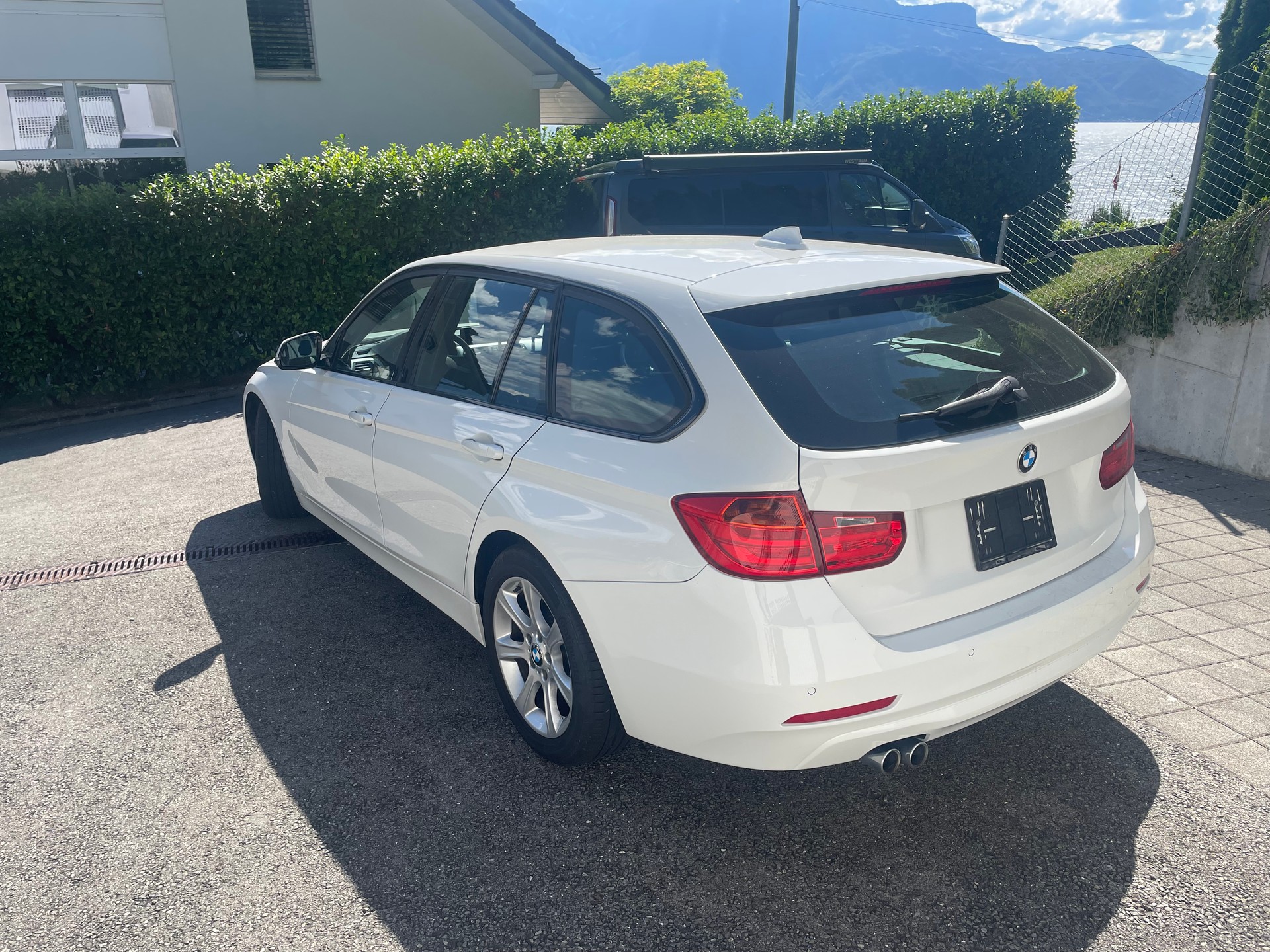 BMW 330d xDrive SAG-image-2