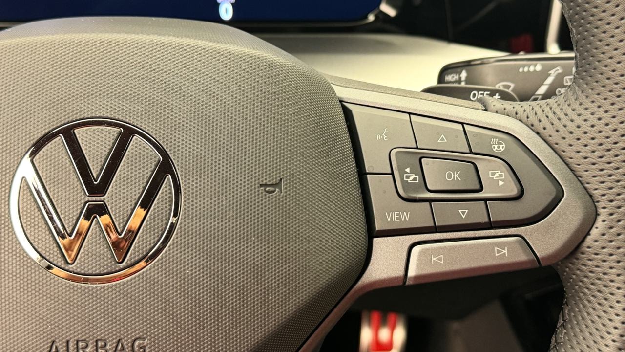 VW Golf 2.0 TSI GTI Edition 50 DSG-image-9