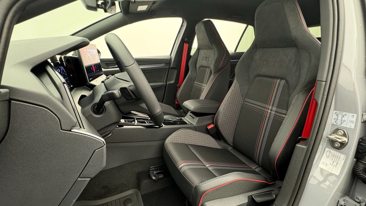 VW Golf 2.0 TSI GTI Edition 50 DSG-image-4