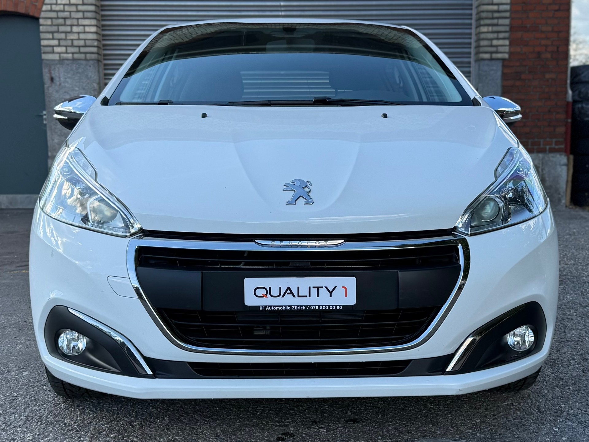 PEUGEOT 208 1.2 PureTech Style-image-1