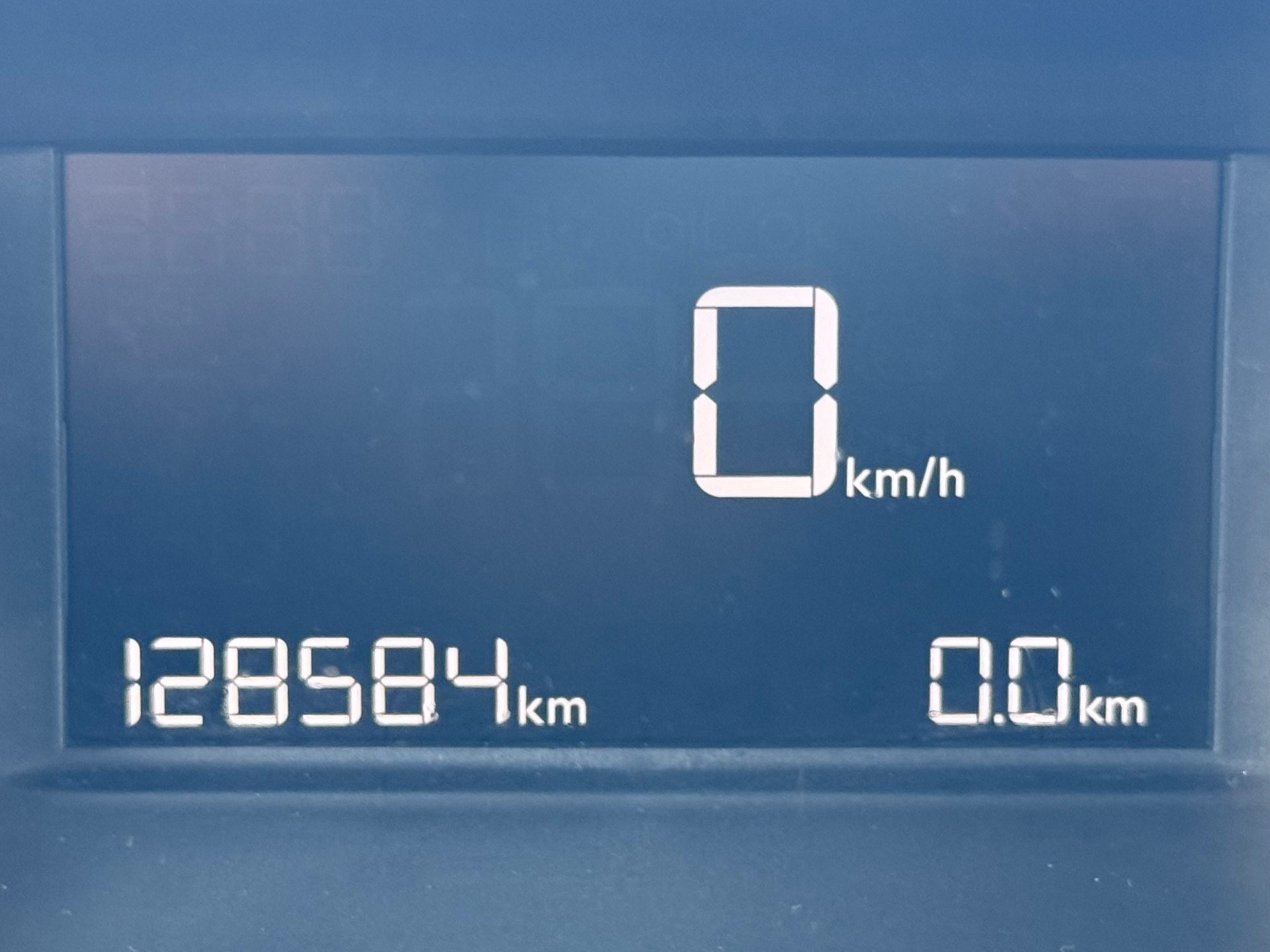 PEUGEOT 208 1.2 PureTech Style-image-15