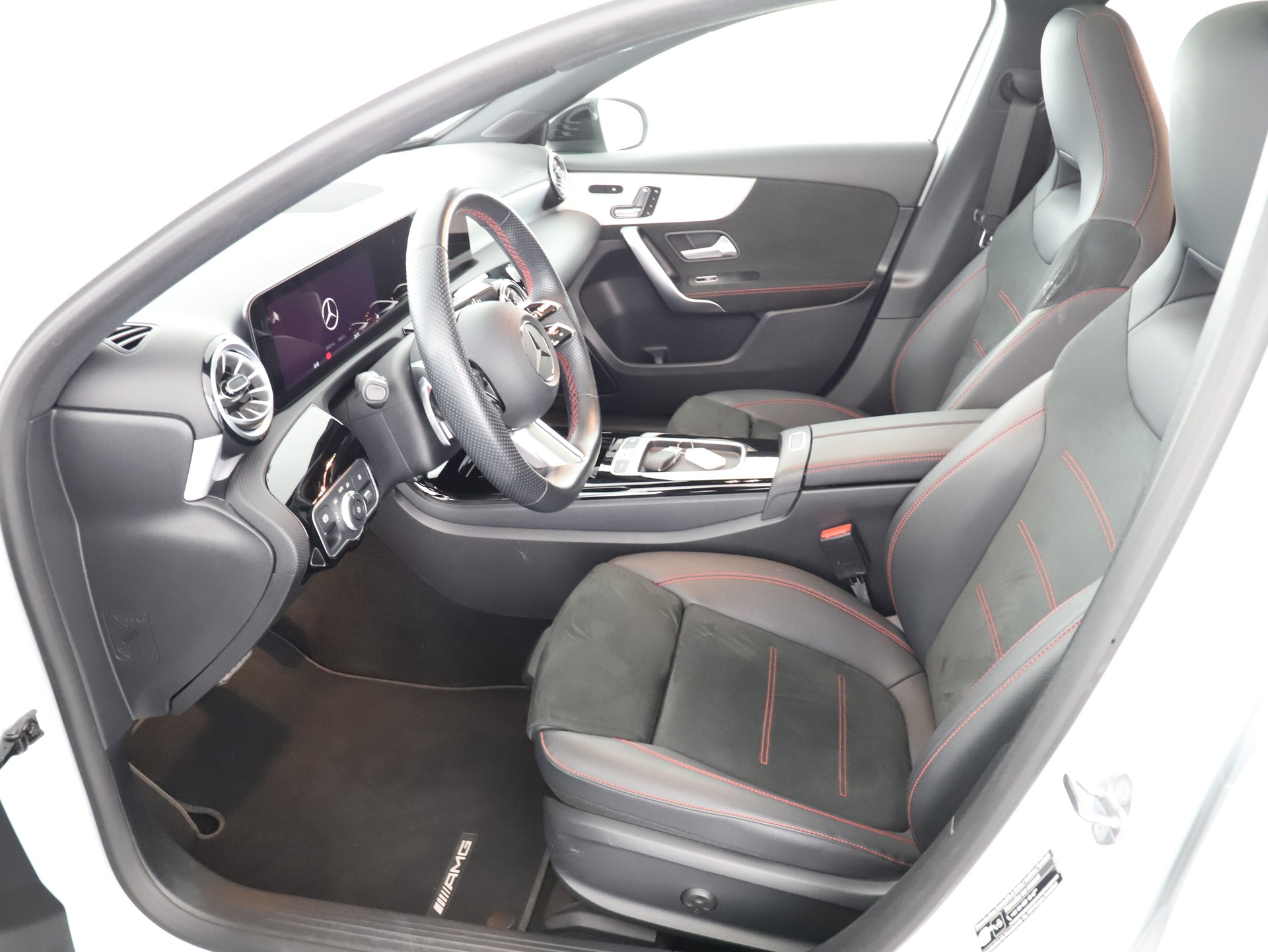 MERCEDES-BENZ A 250 4Matic 8G-DCT-image-8
