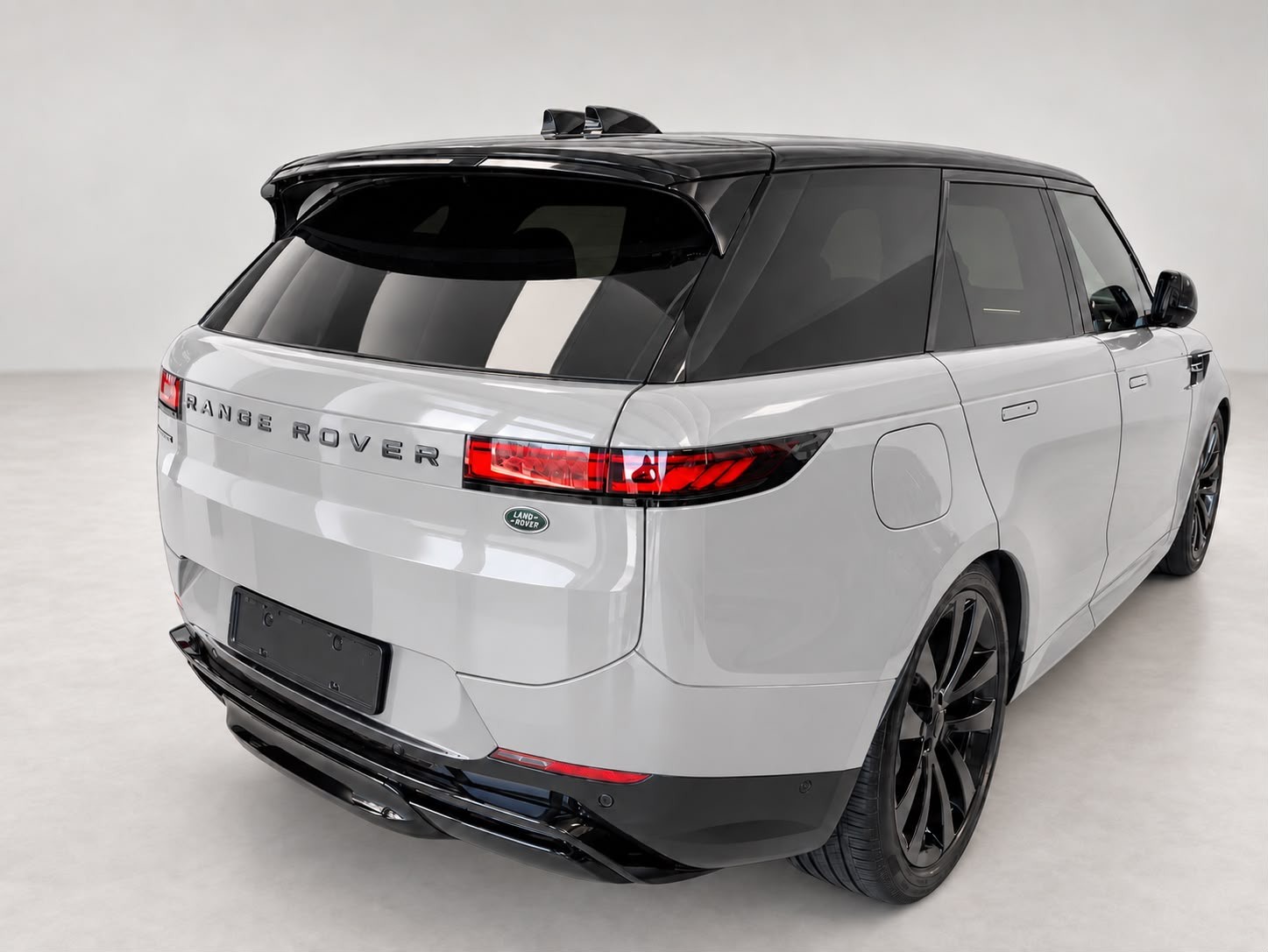 LAND ROVER Range Rover Sport D300 3.0 TD6 MHEV Dynamic SE Automatic-image-1