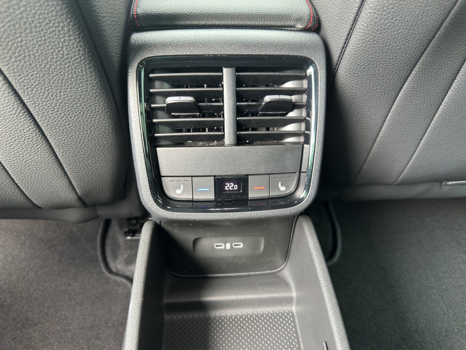 SKODA Octavia Combi 2.0 TSI DSG RS 30 Years Edition-image-14