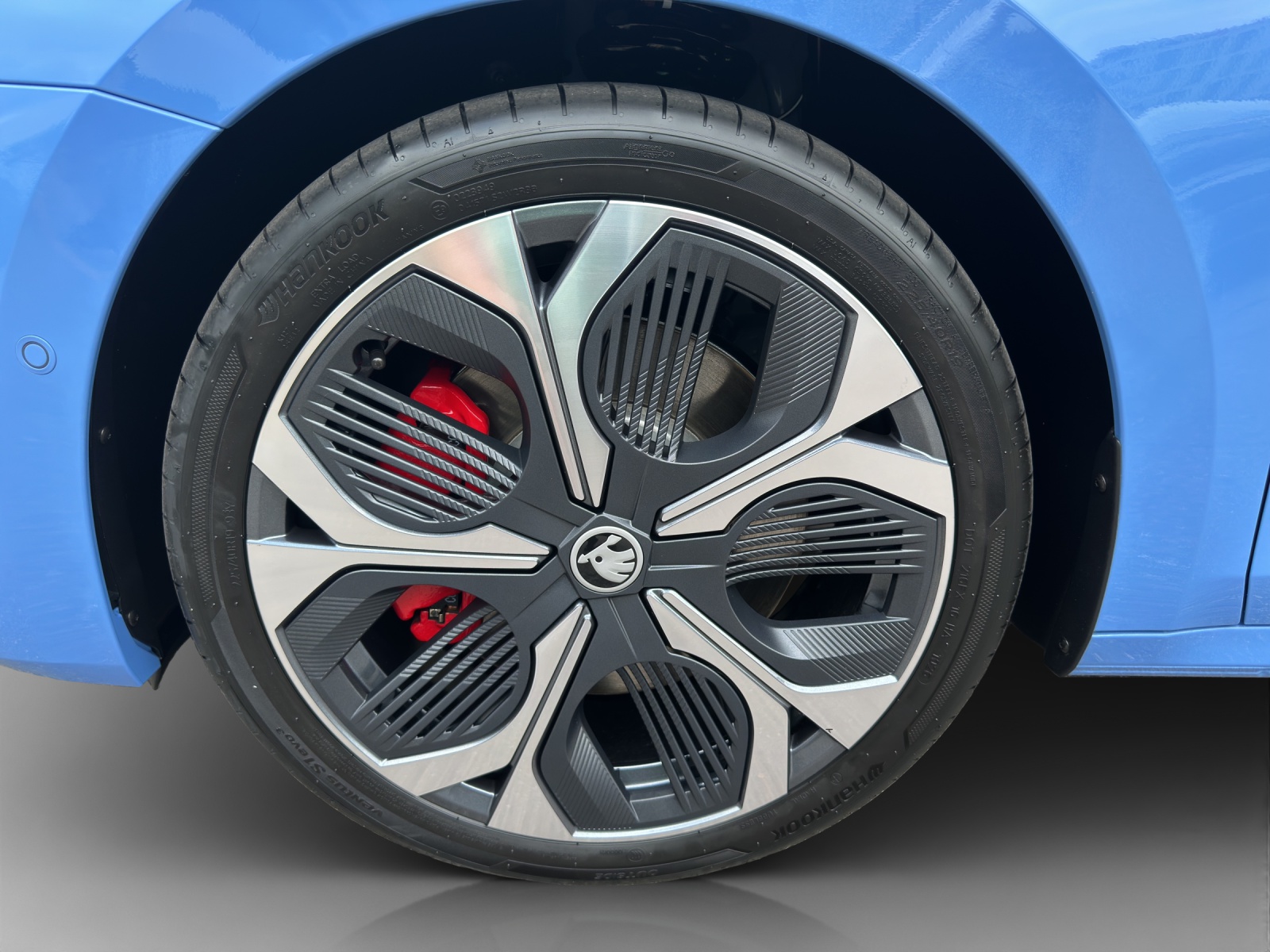 SKODA Octavia Combi 2.0 TSI DSG RS 30 Years Edition-image-15