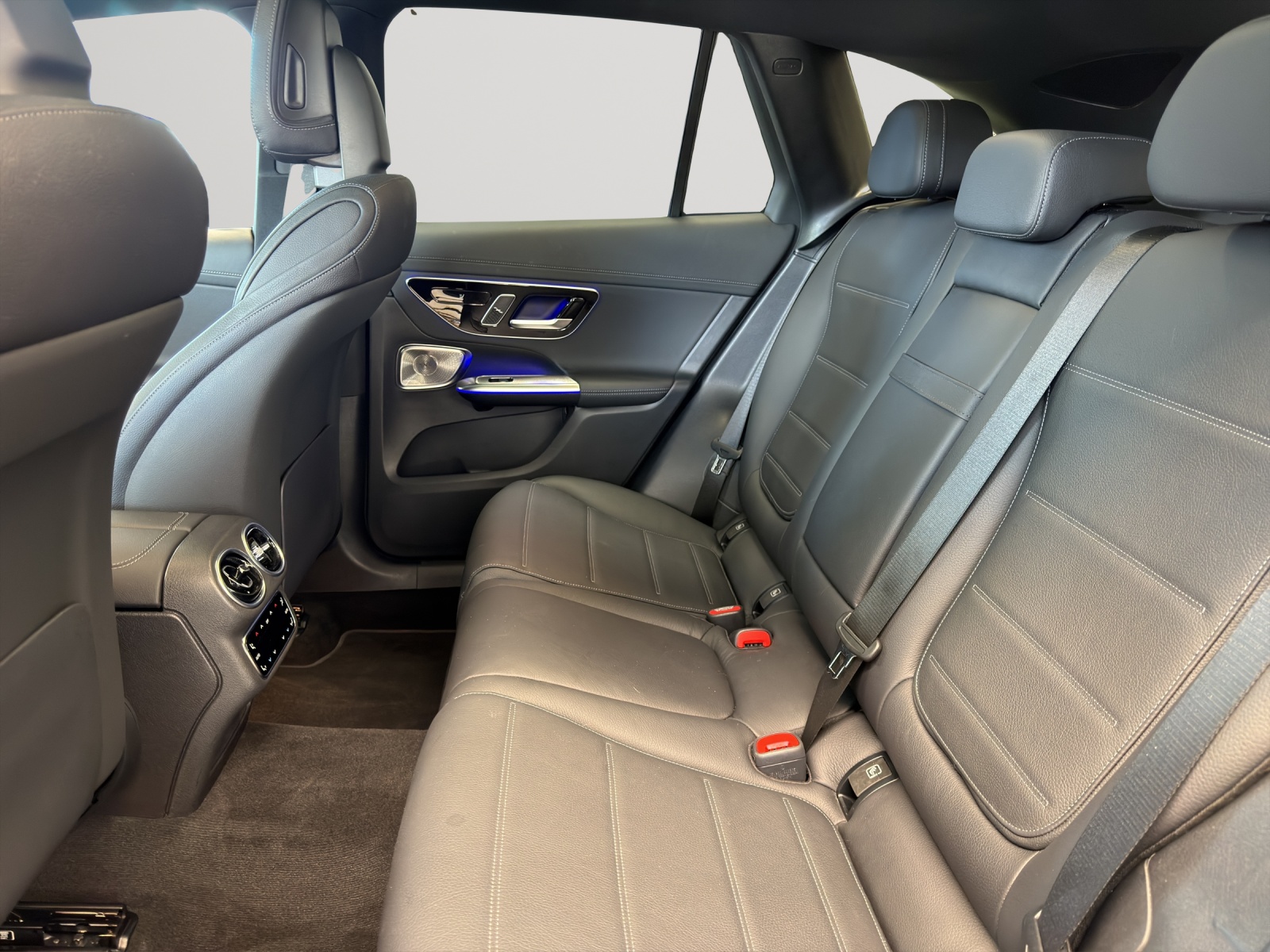 MERCEDES-BENZ GLC 400 e 4M 9G-Tronic-image-14