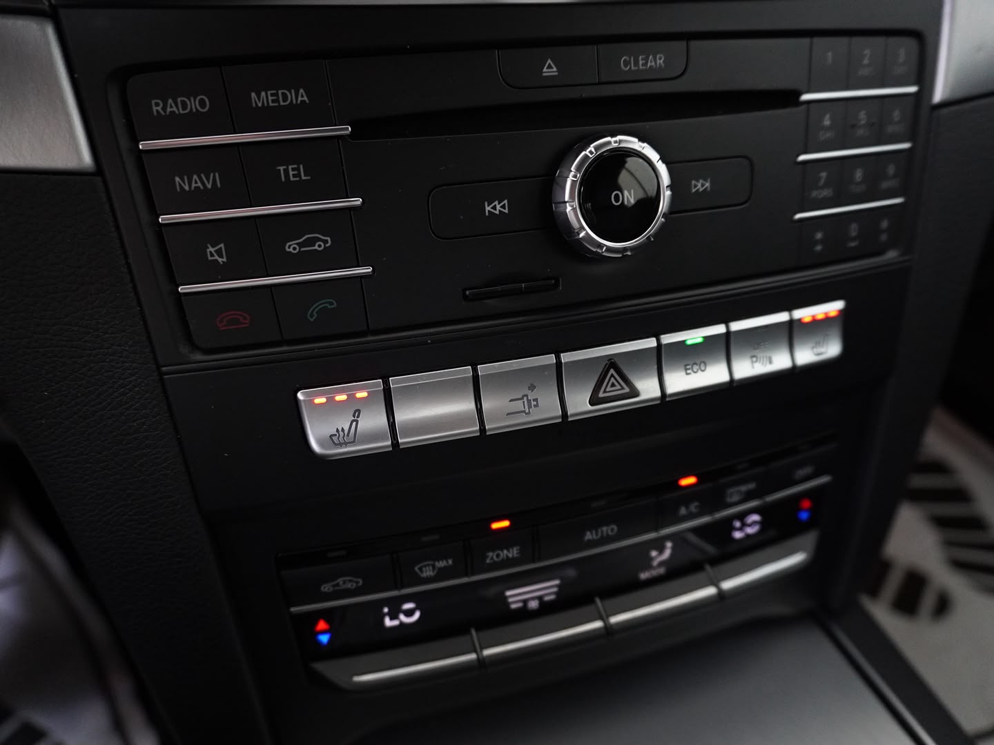 MERCEDES-BENZ E 250 BlueTEC 9G-Tronic-image-8