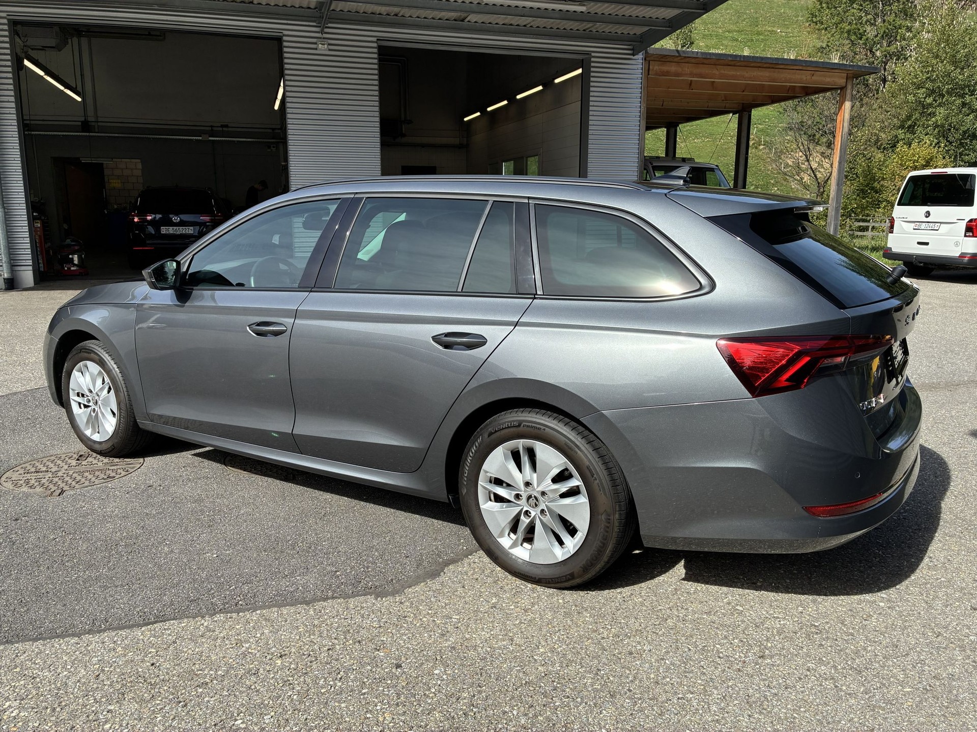 SKODA Octavia Combi 2.0 TDI DSG Ambition 4x4-image-2