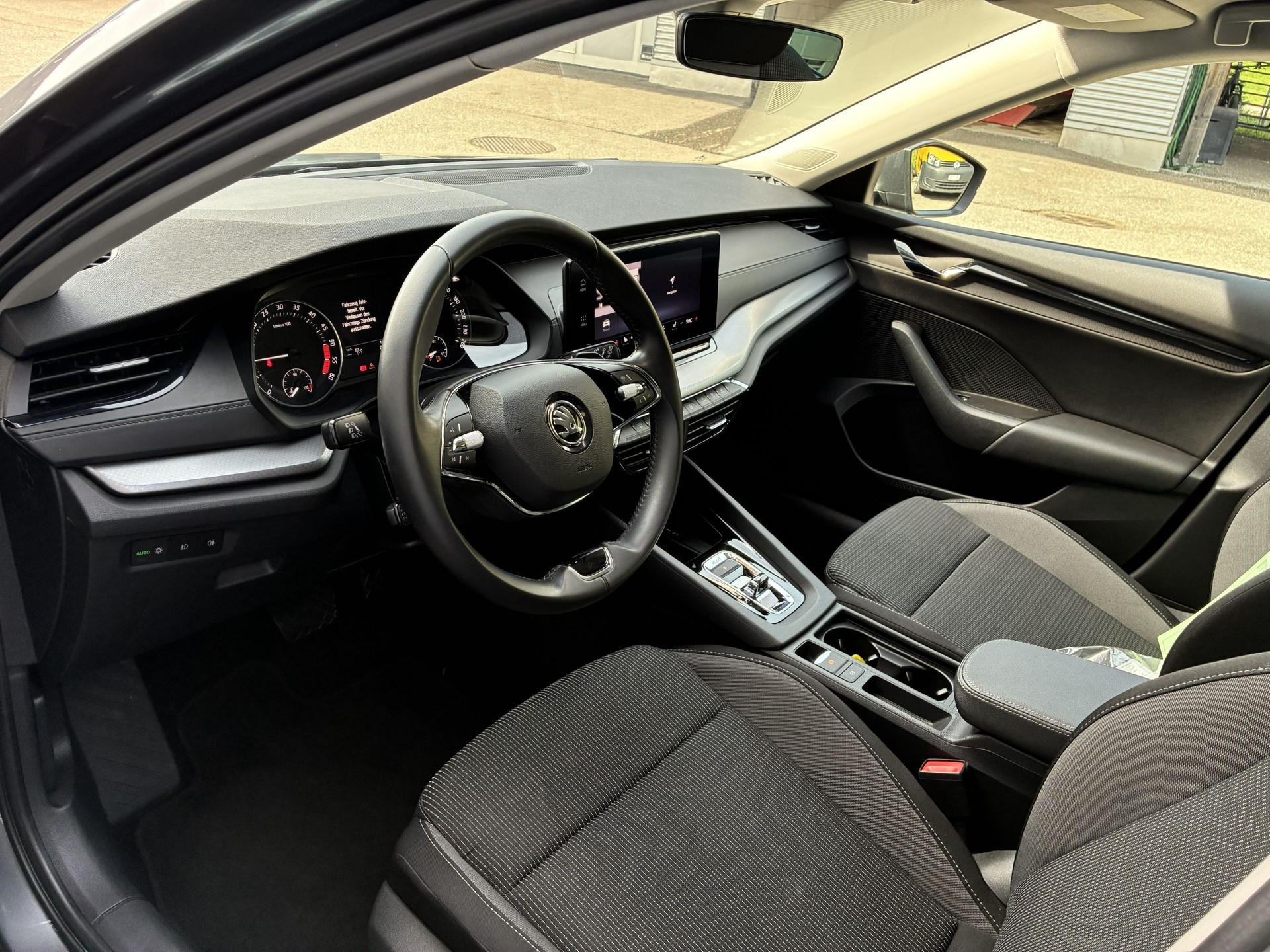 SKODA Octavia Combi 2.0 TDI DSG Ambition 4x4-image-11