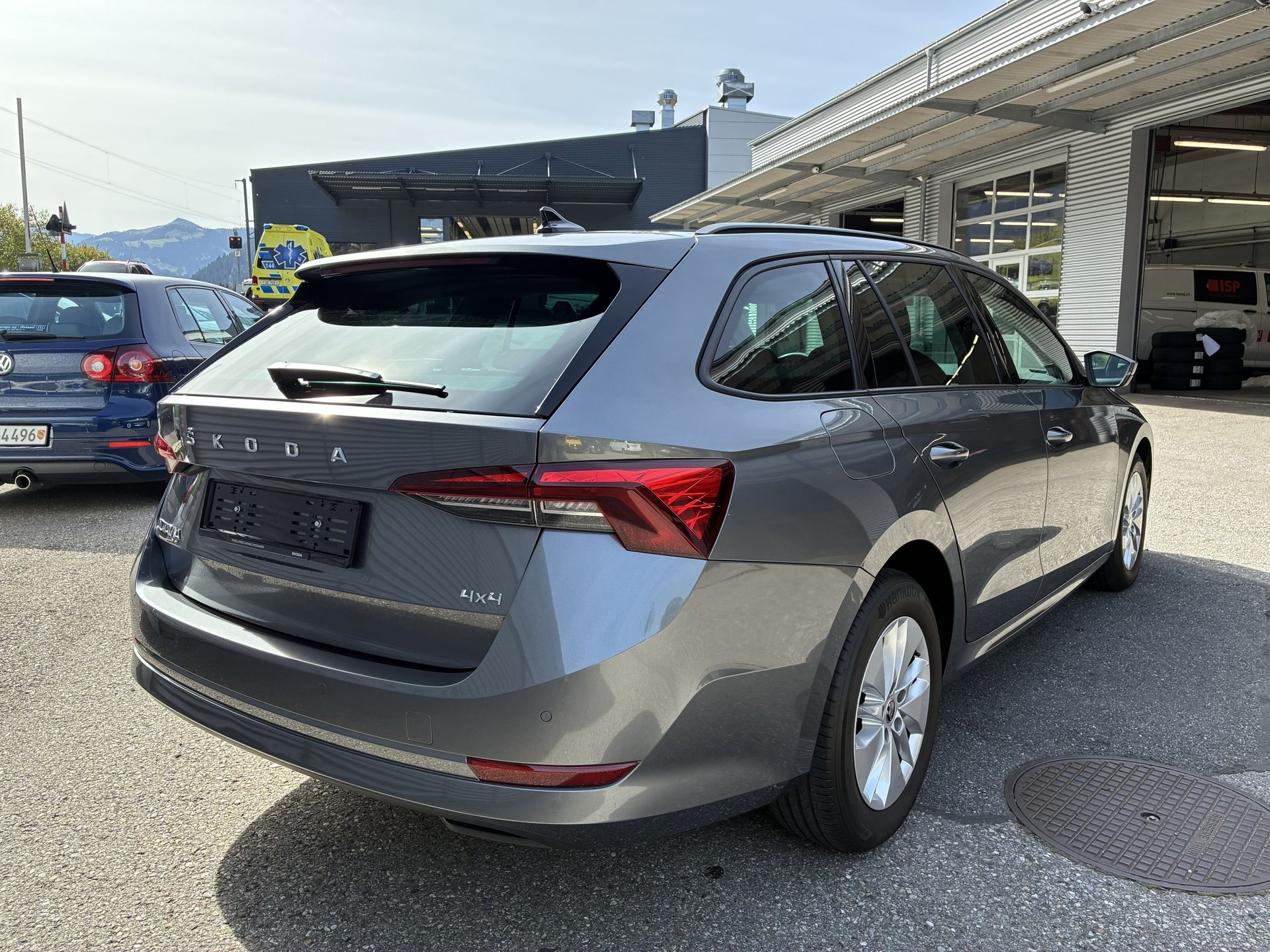 SKODA Octavia Combi 2.0 TDI DSG Ambition 4x4-image-6