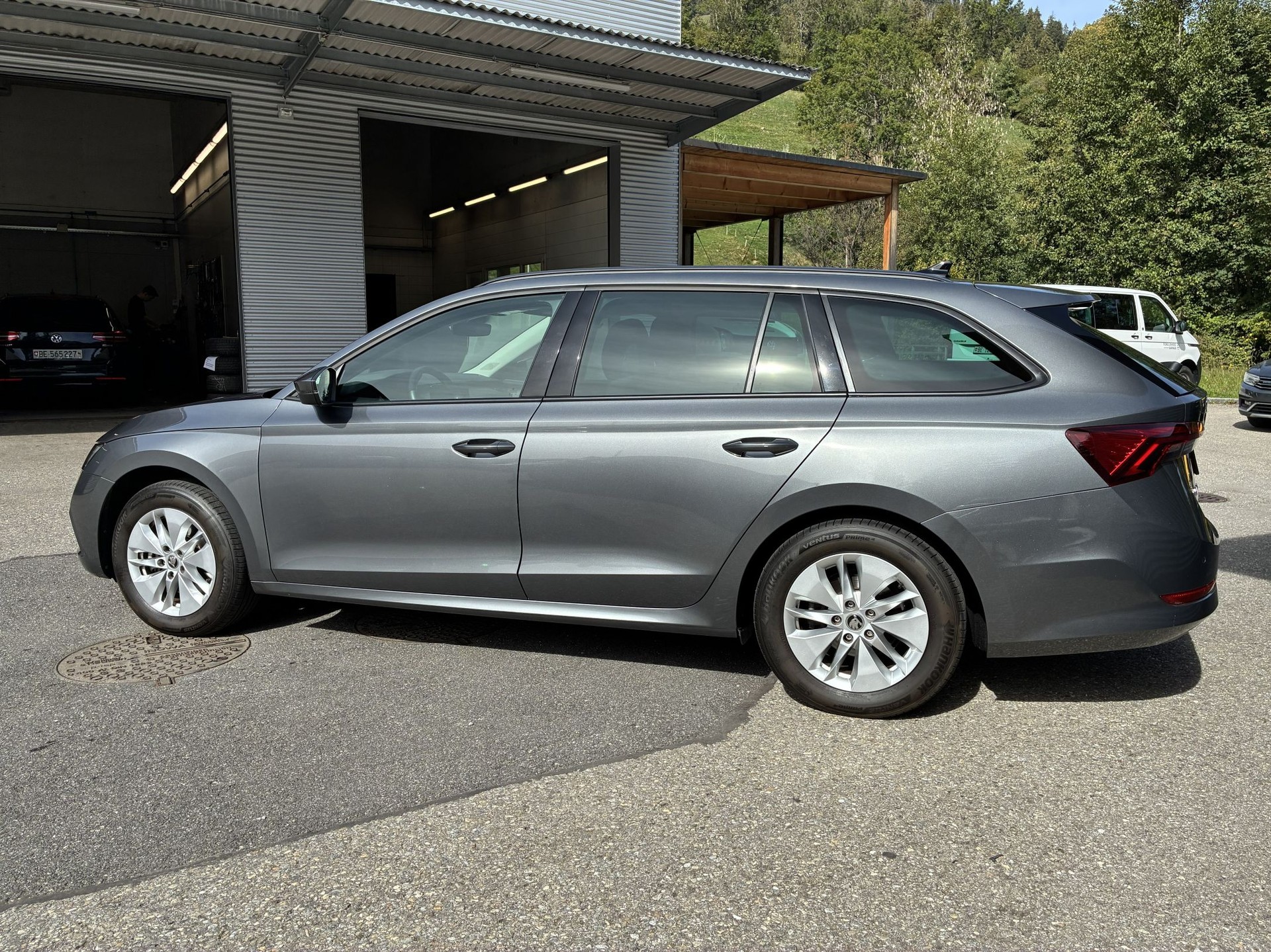 SKODA Octavia Combi 2.0 TDI DSG Ambition 4x4-image-1