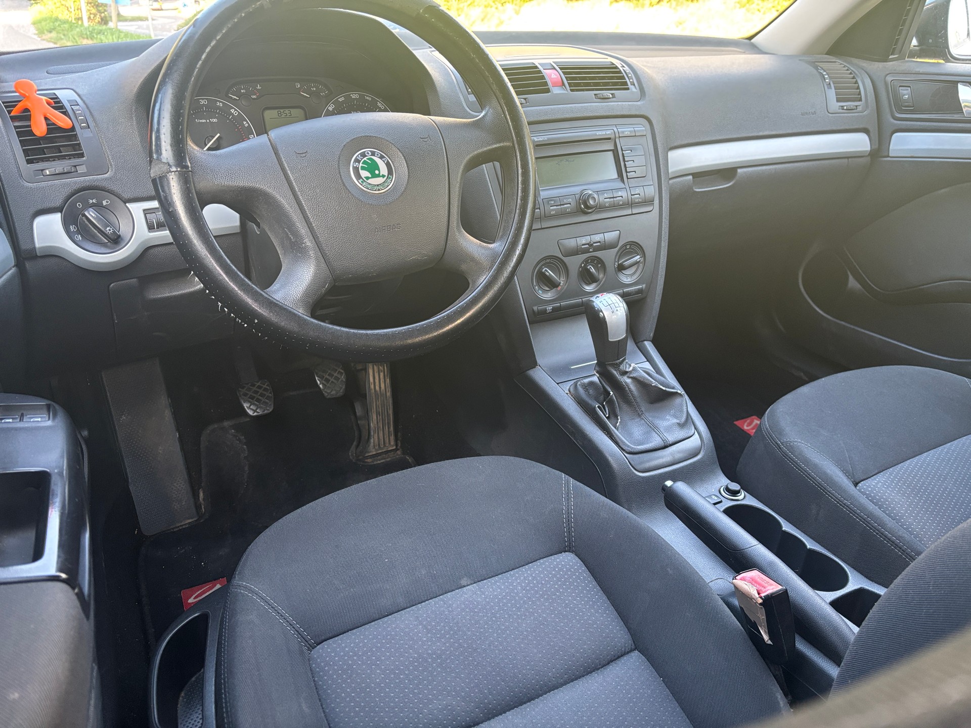 SKODA Octavia 1.9 TDI Adventure 4x4-image-9