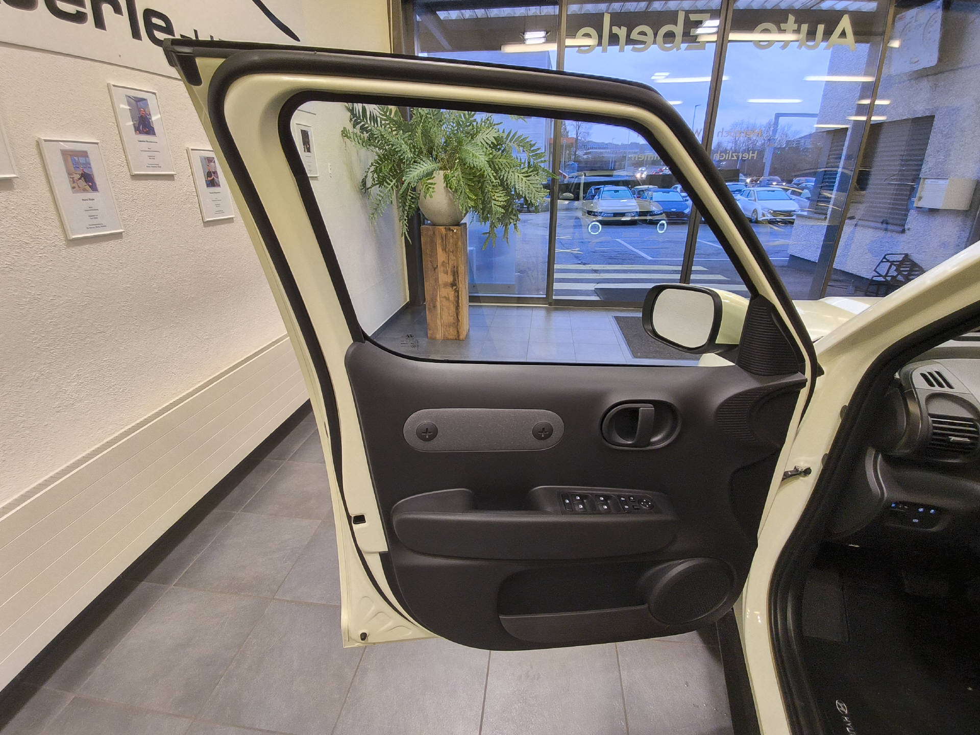 HYUNDAI Inster 49 kWh Electric Origo-image-21