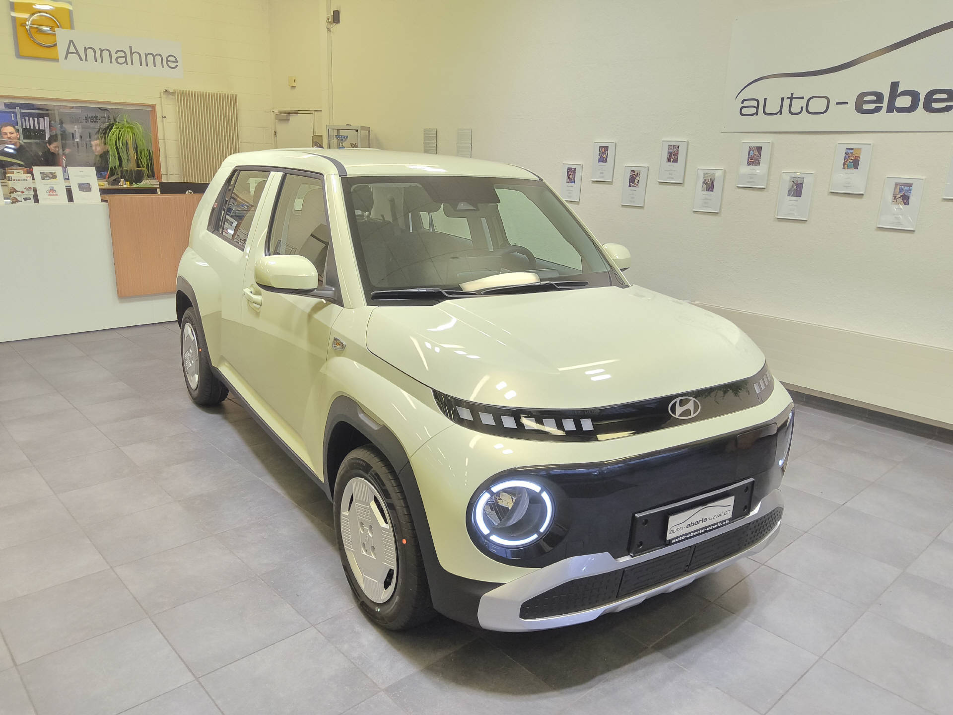 HYUNDAI Inster 49 kWh Electric Origo-image-2