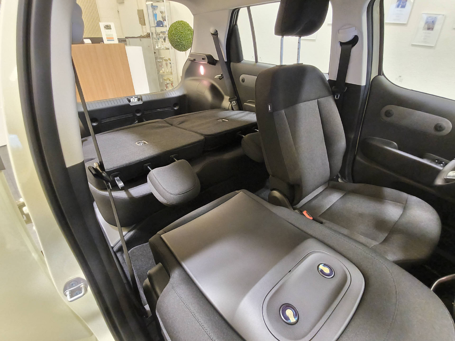 HYUNDAI Inster 49 kWh Electric Origo-image-28
