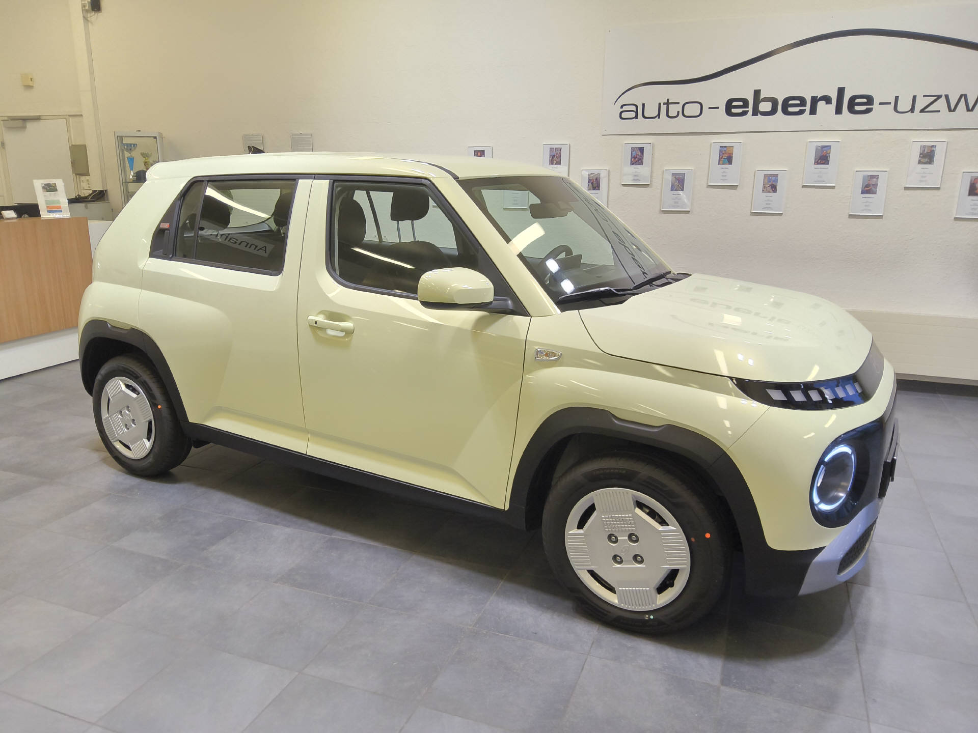 HYUNDAI Inster 49 kWh Electric Origo-image-0