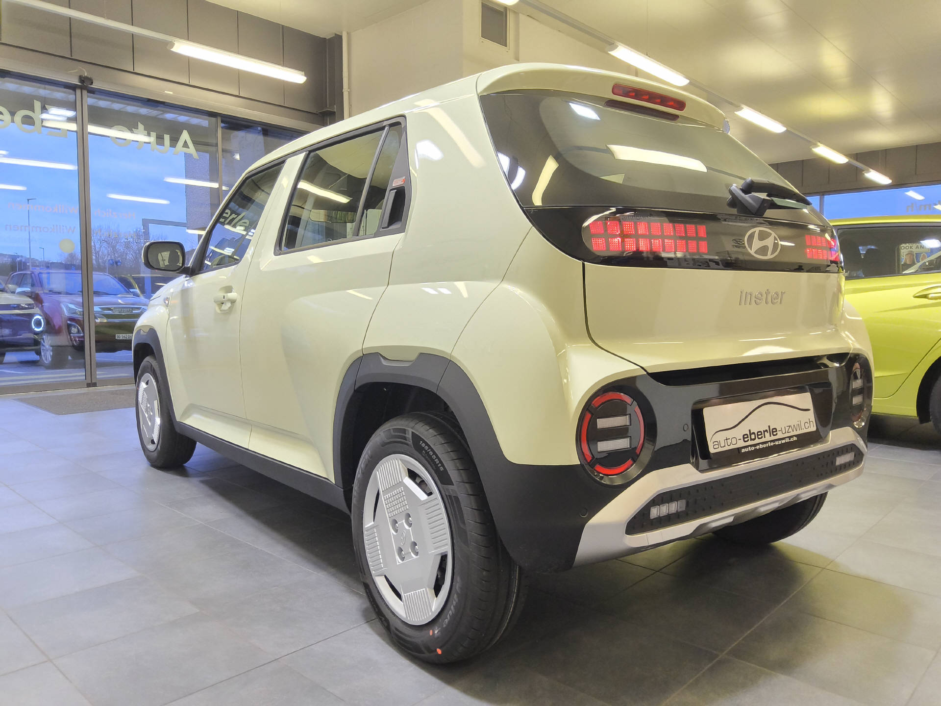 HYUNDAI Inster 49 kWh Electric Origo-image-10