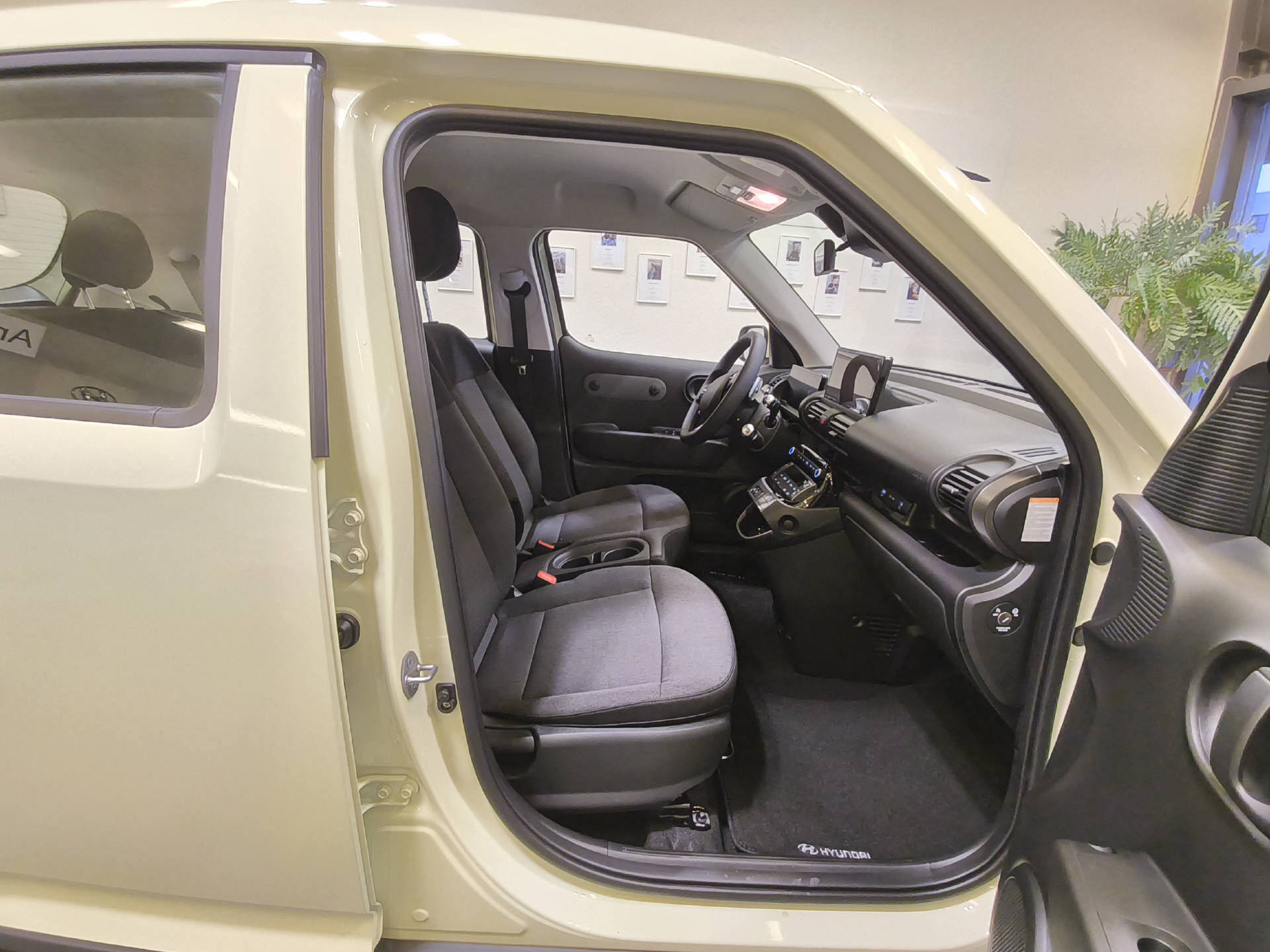 HYUNDAI Inster 49 kWh Electric Origo-image-19